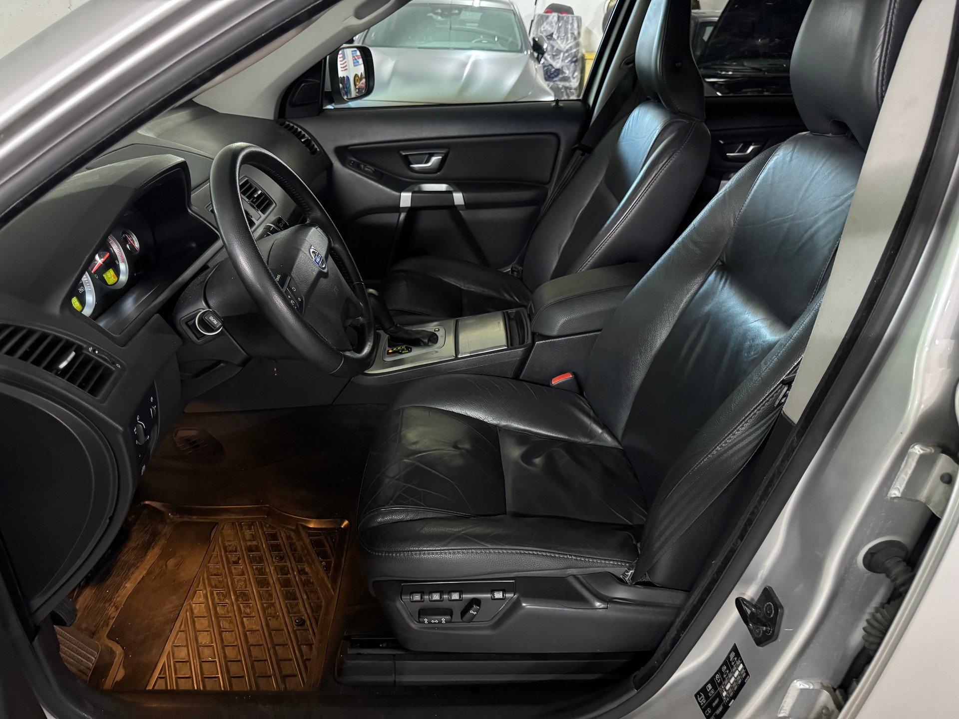 VOLVO XC90 2.5T AWD Summum Geartronic-image-10