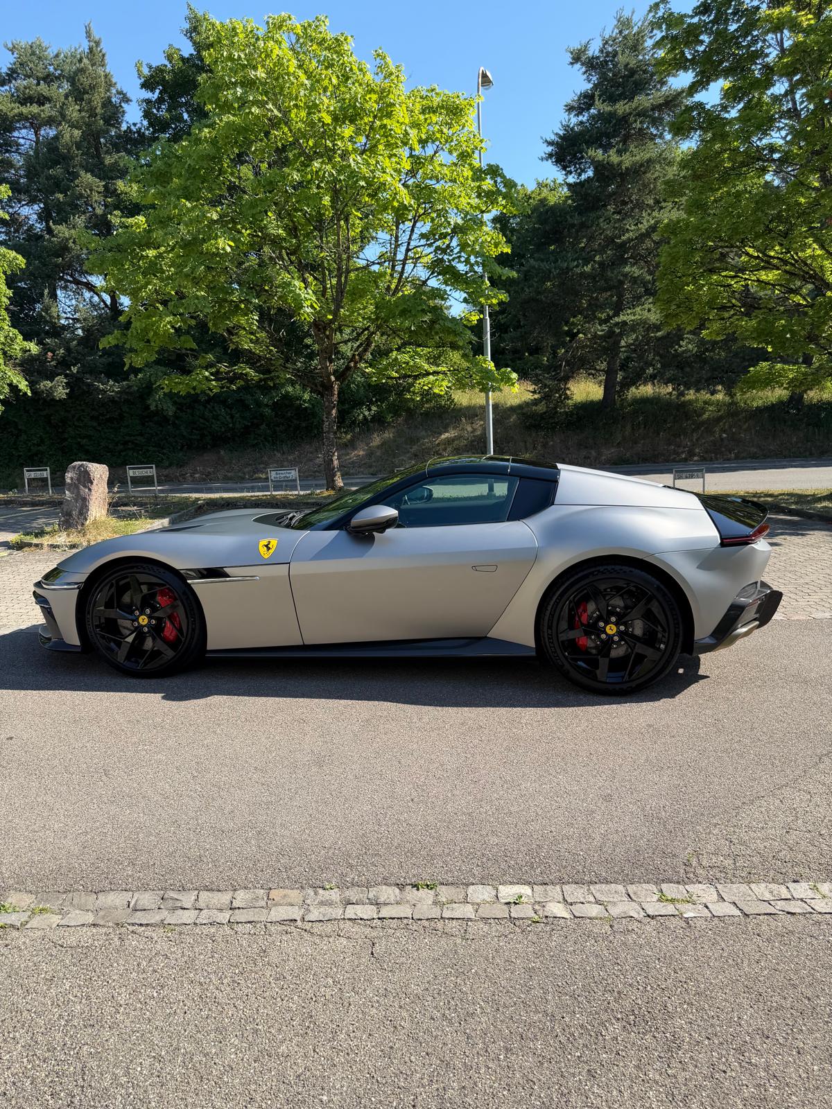 FERRARI 12 Cilindri Spider-image-15