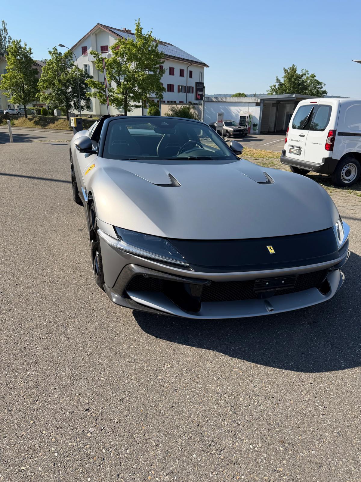 FERRARI 12 Cilindri Spider-image-3