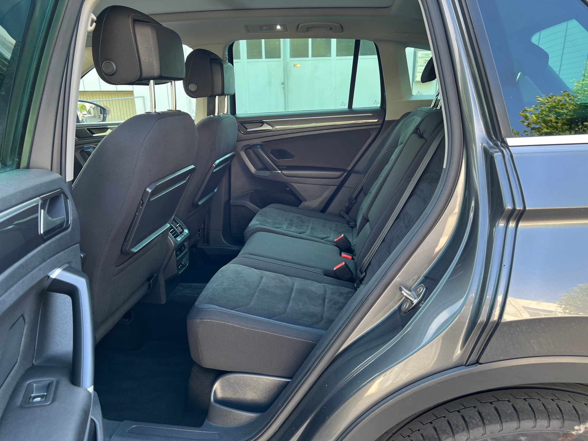 VW Tiguan 2.0 TDI SCR Highline 4Motion DSG-image-9