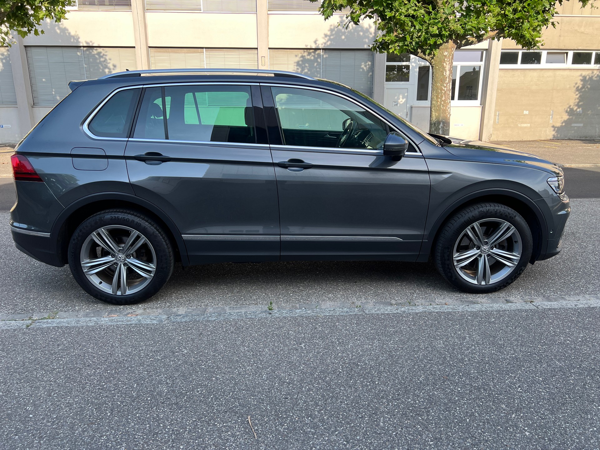 VW Tiguan 2.0 TDI SCR Highline 4Motion DSG-image-7