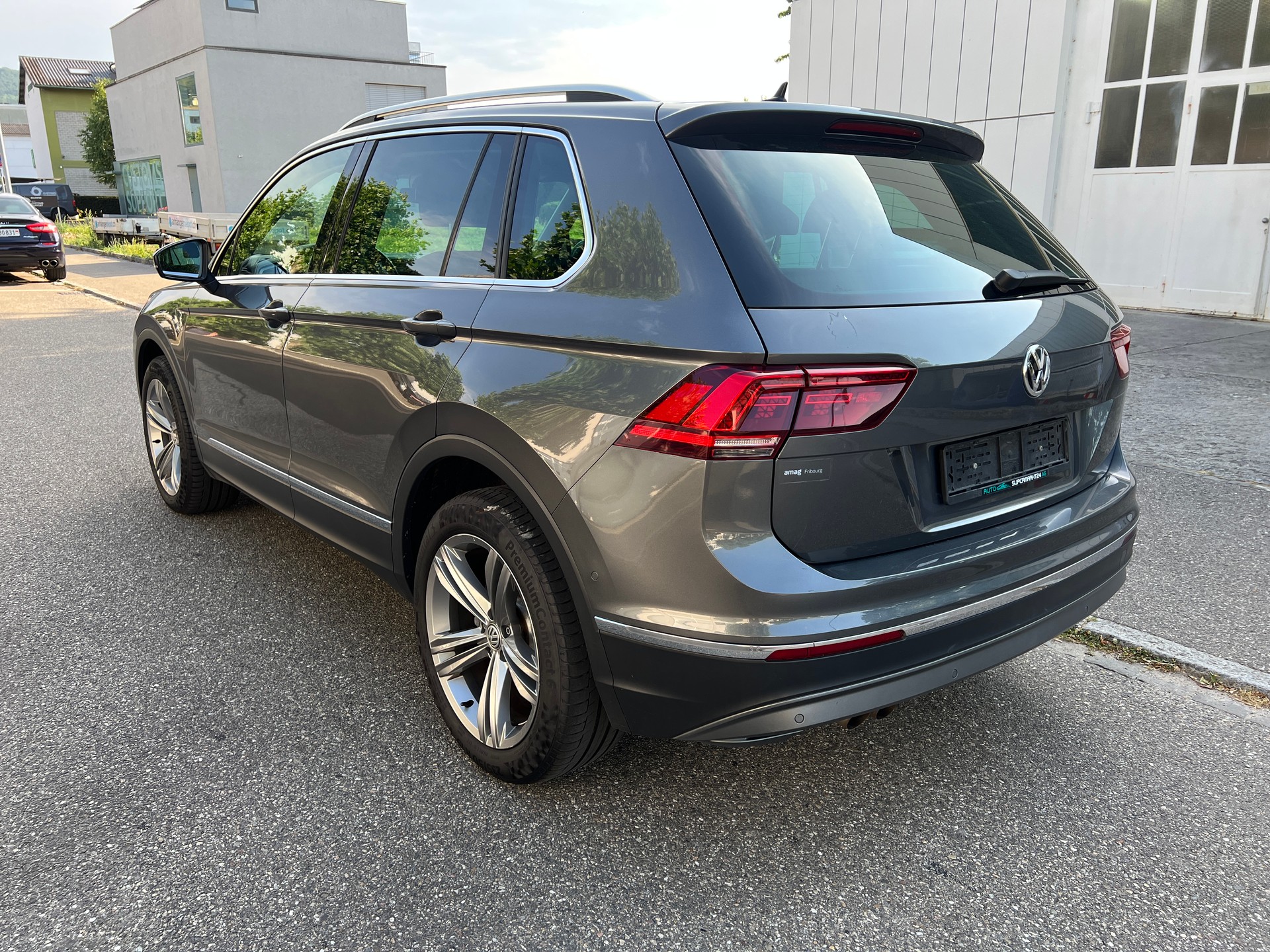 VW Tiguan 2.0 TDI SCR Highline 4Motion DSG-image-2