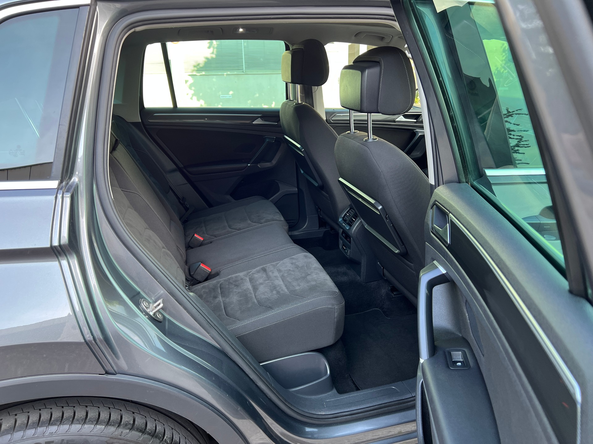 VW Tiguan 2.0 TDI SCR Highline 4Motion DSG-image-11