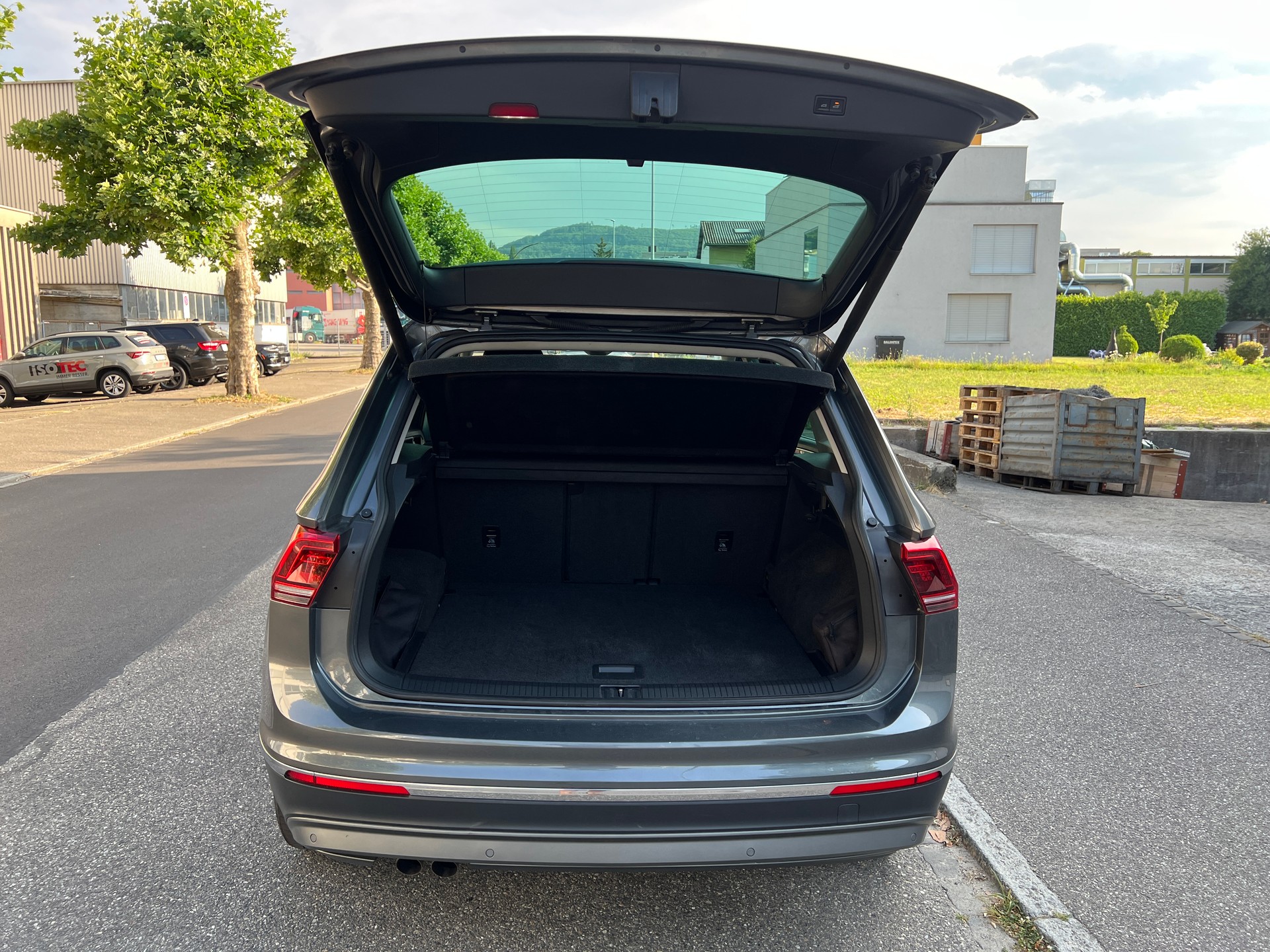 VW Tiguan 2.0 TDI SCR Highline 4Motion DSG-image-15