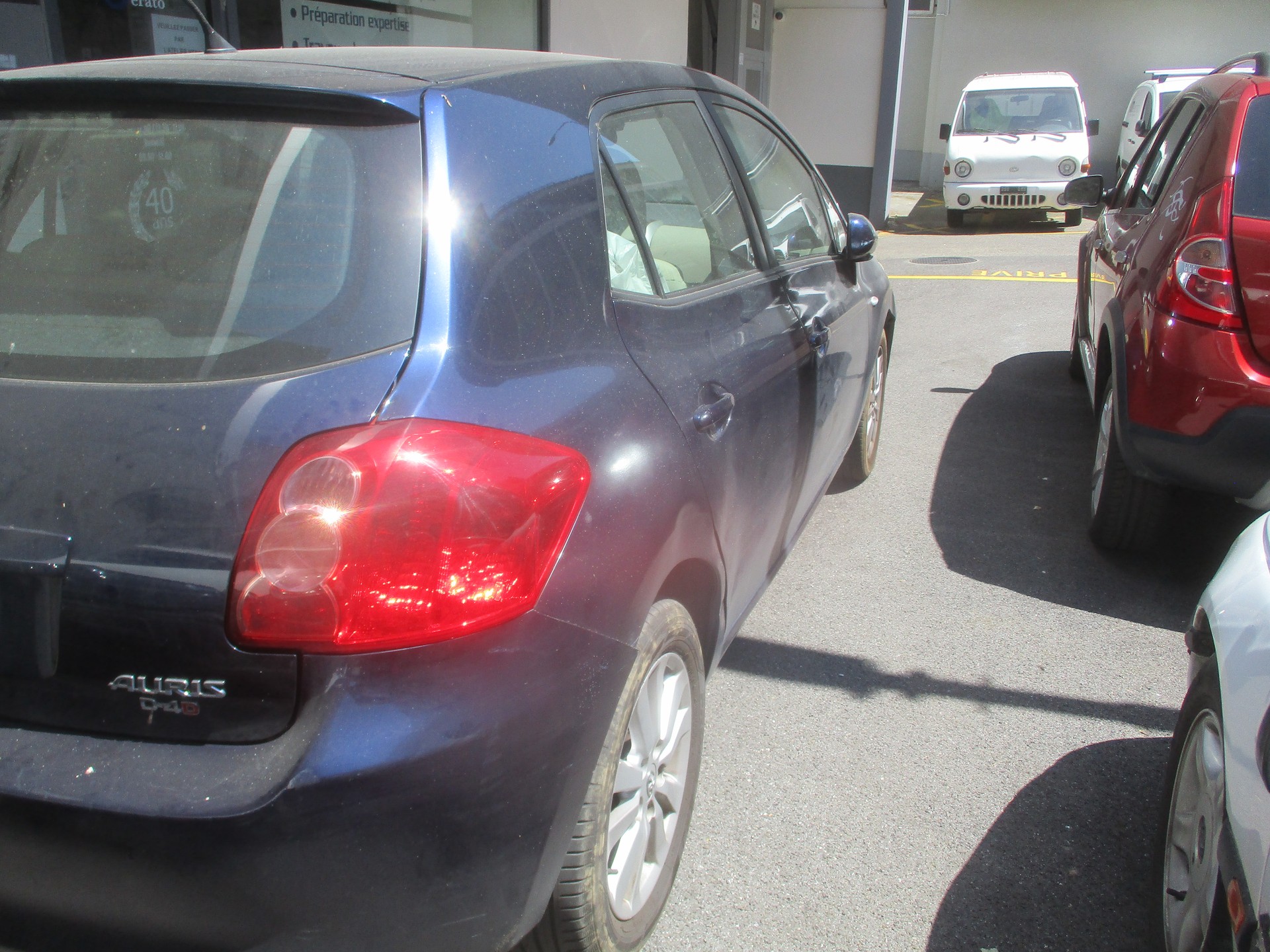 TOYOTA Auris 2.0 D-4D Linea Sol-image-4