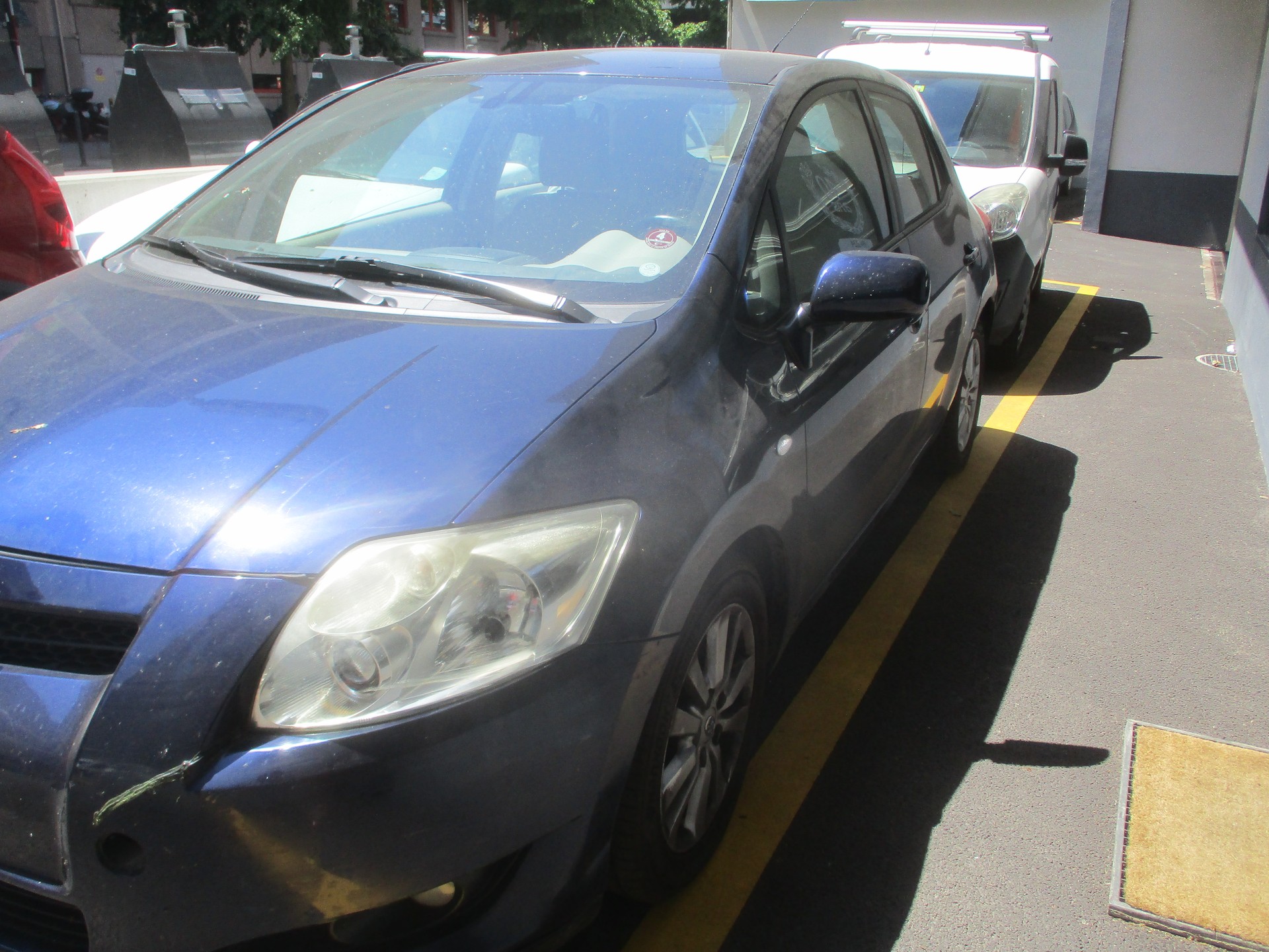 TOYOTA Auris 2.0 D-4D Linea Sol-image-1
