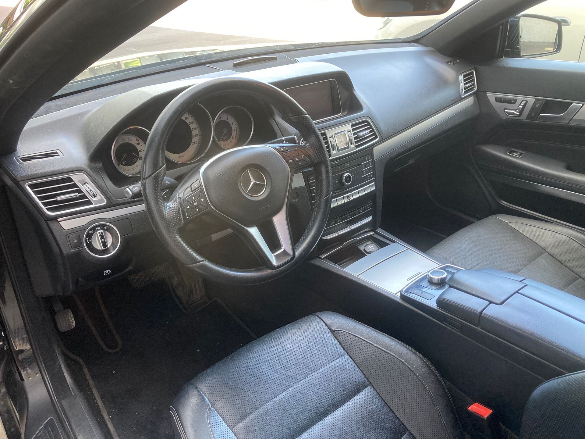 MERCEDES-BENZ E 250 7G-Tronic-image-1