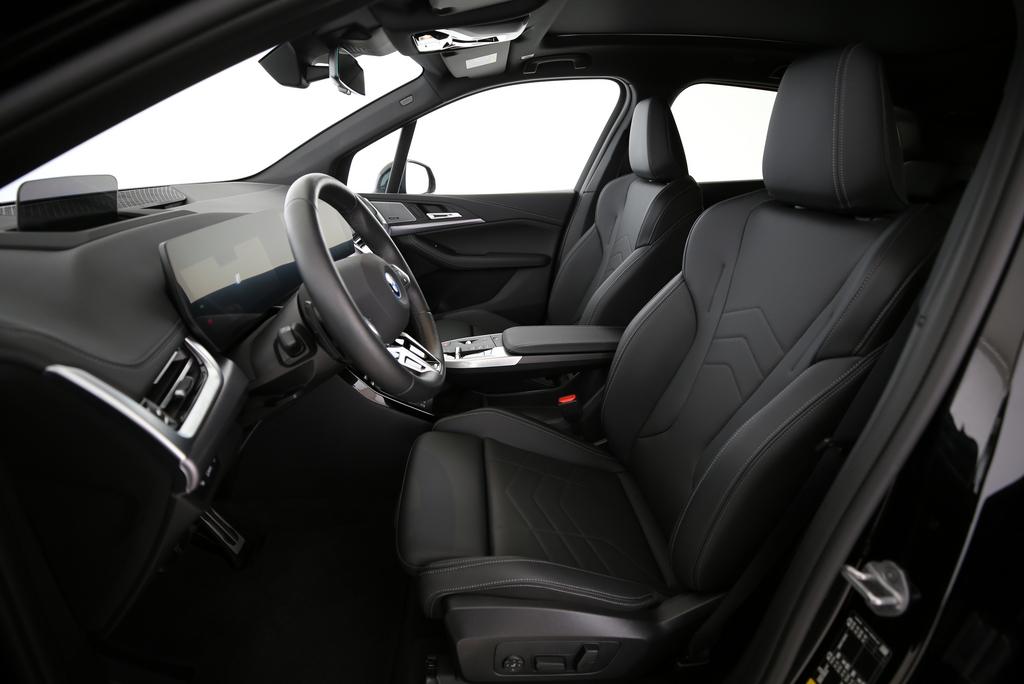 BMW 230e xDrive paddles Active Tourer-image-2