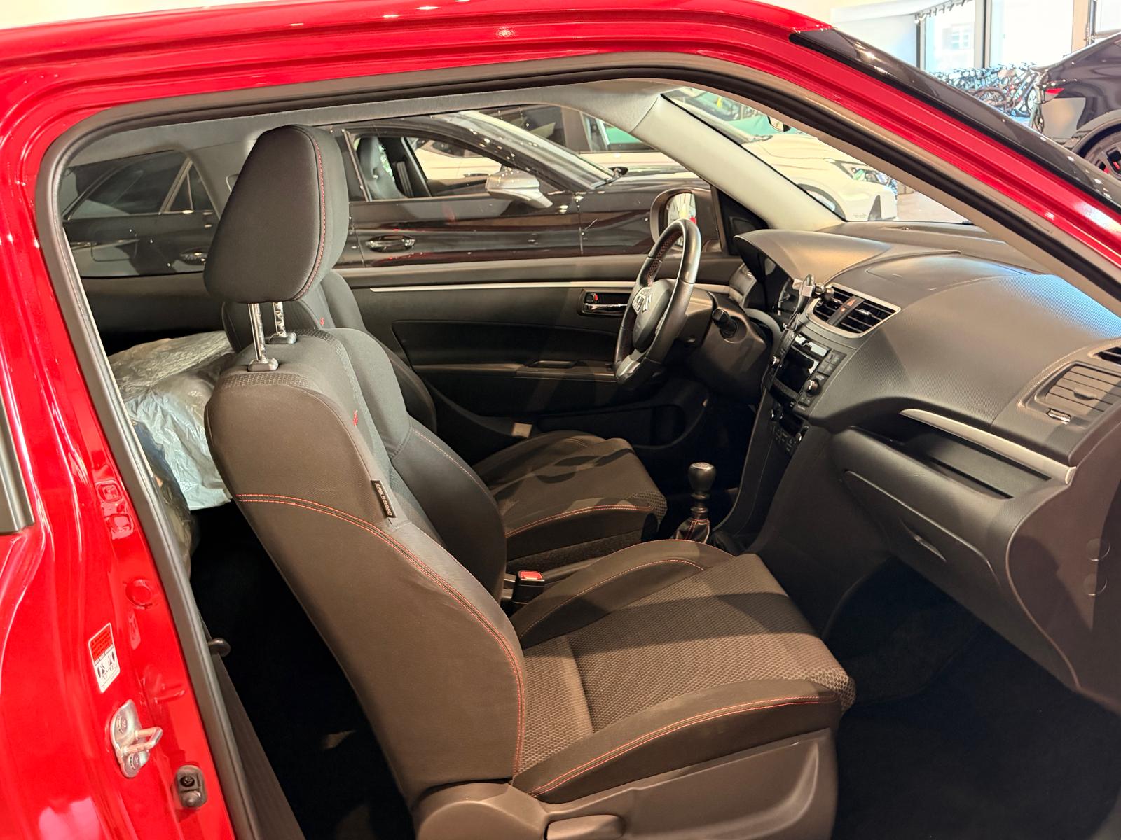 SUZUKI Swift 1.6i 16V Sport-image-3