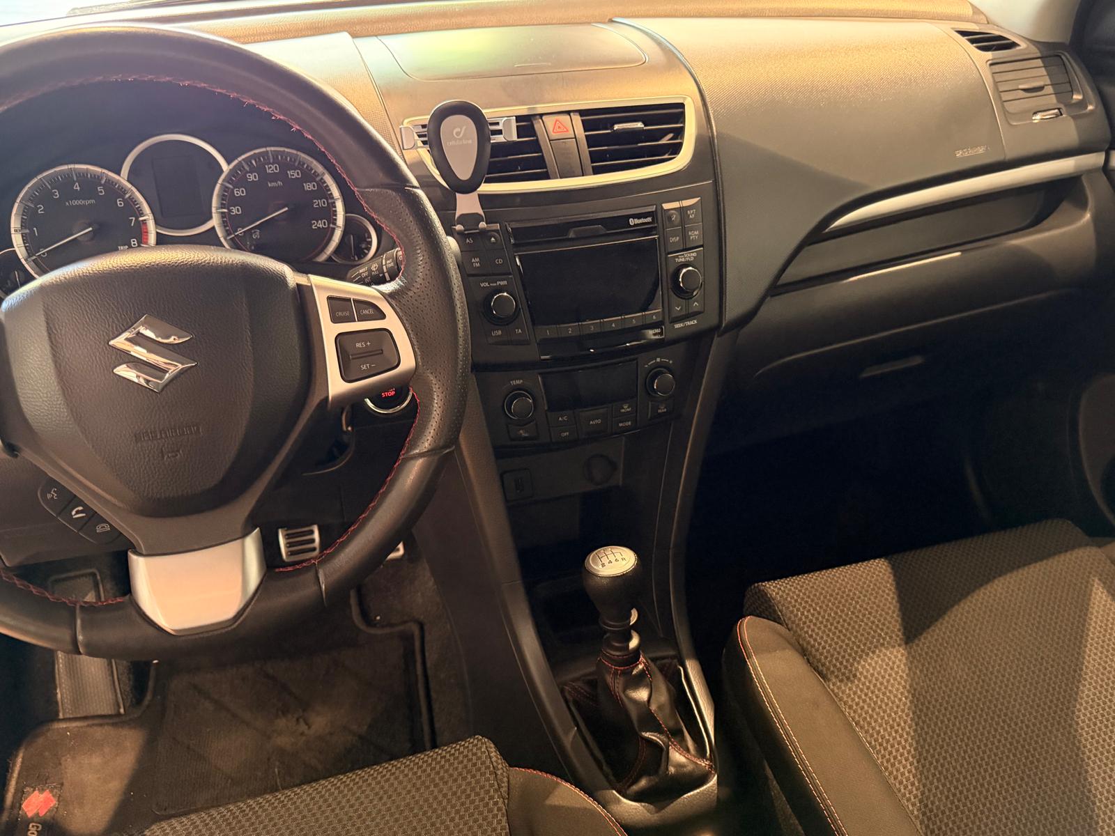 SUZUKI Swift 1.6i 16V Sport-image-13