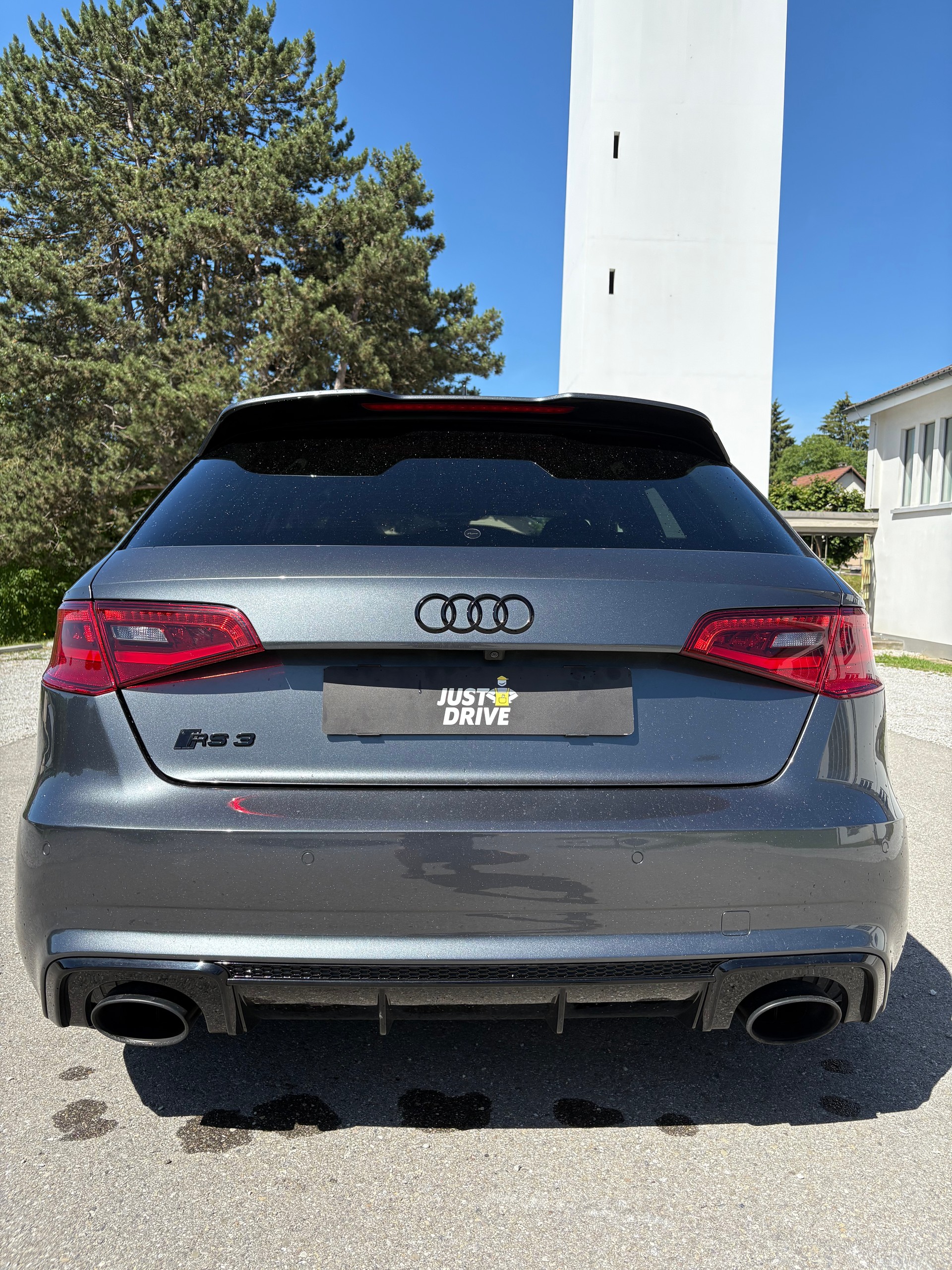 AUDI RS3 2.5 T FSI quattro S-Tronic-image-2