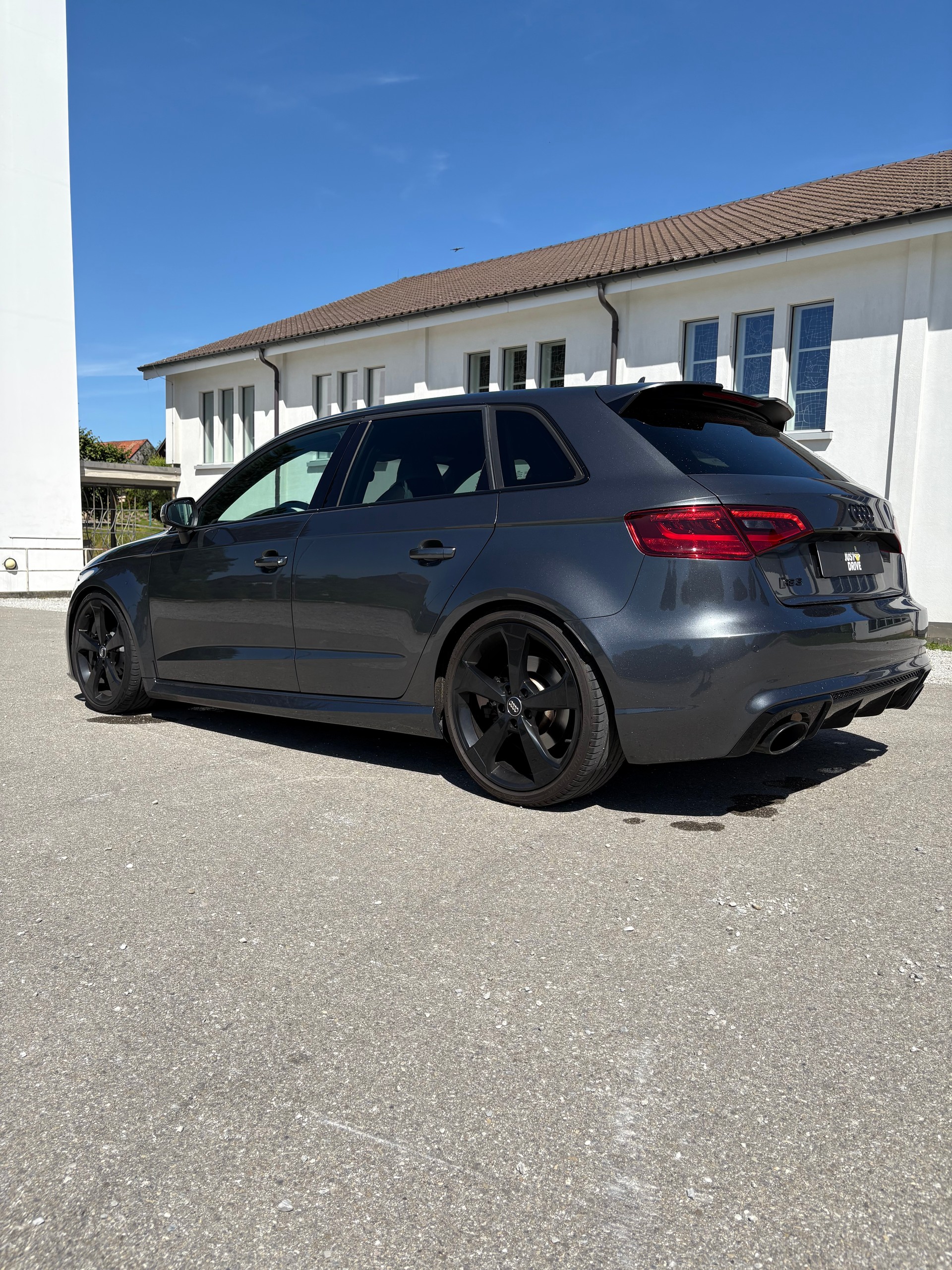 AUDI RS3 2.5 T FSI quattro S-Tronic-image-1