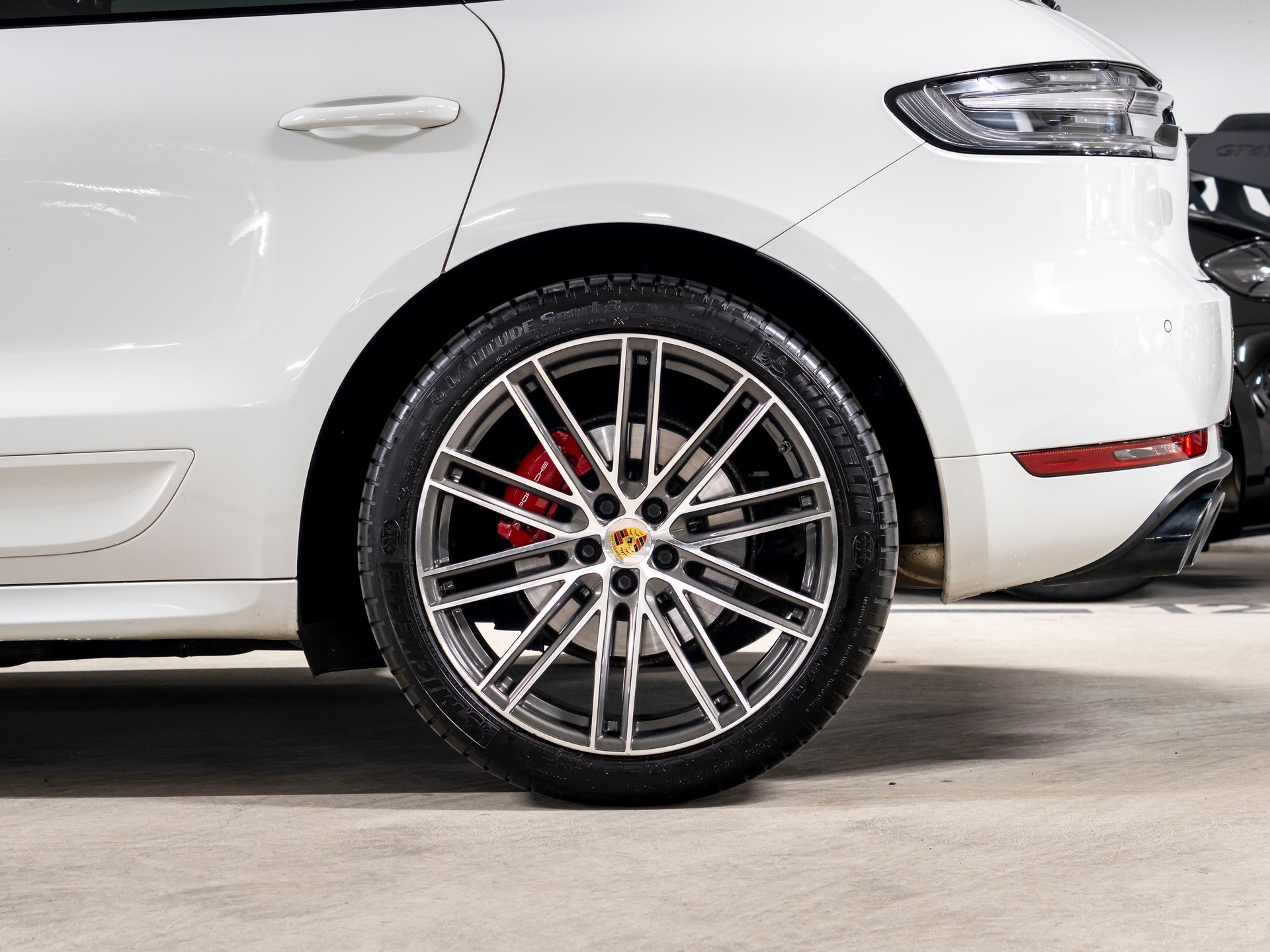 PORSCHE Macan GTS PDK-image-10