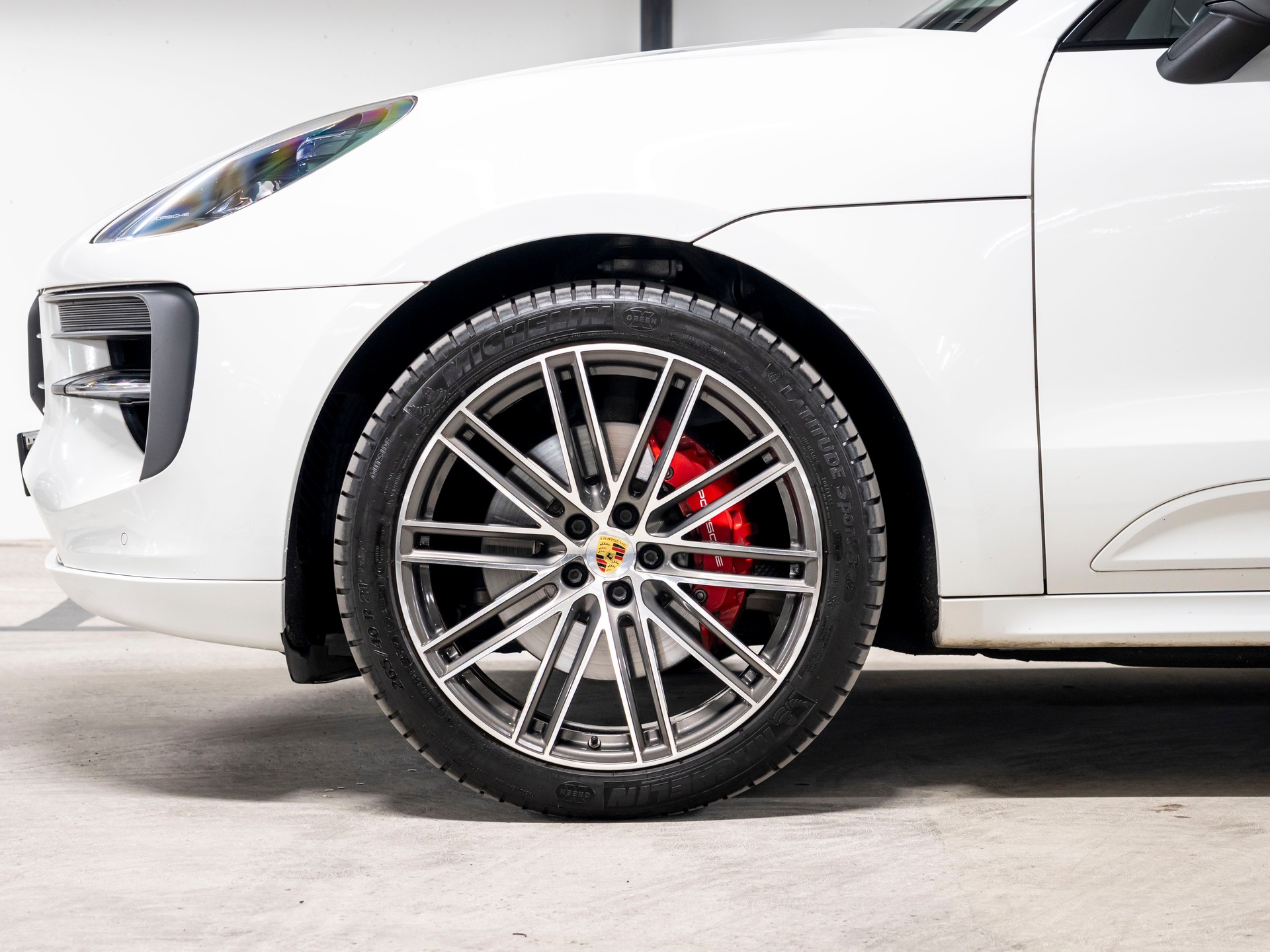 PORSCHE Macan GTS PDK-image-9