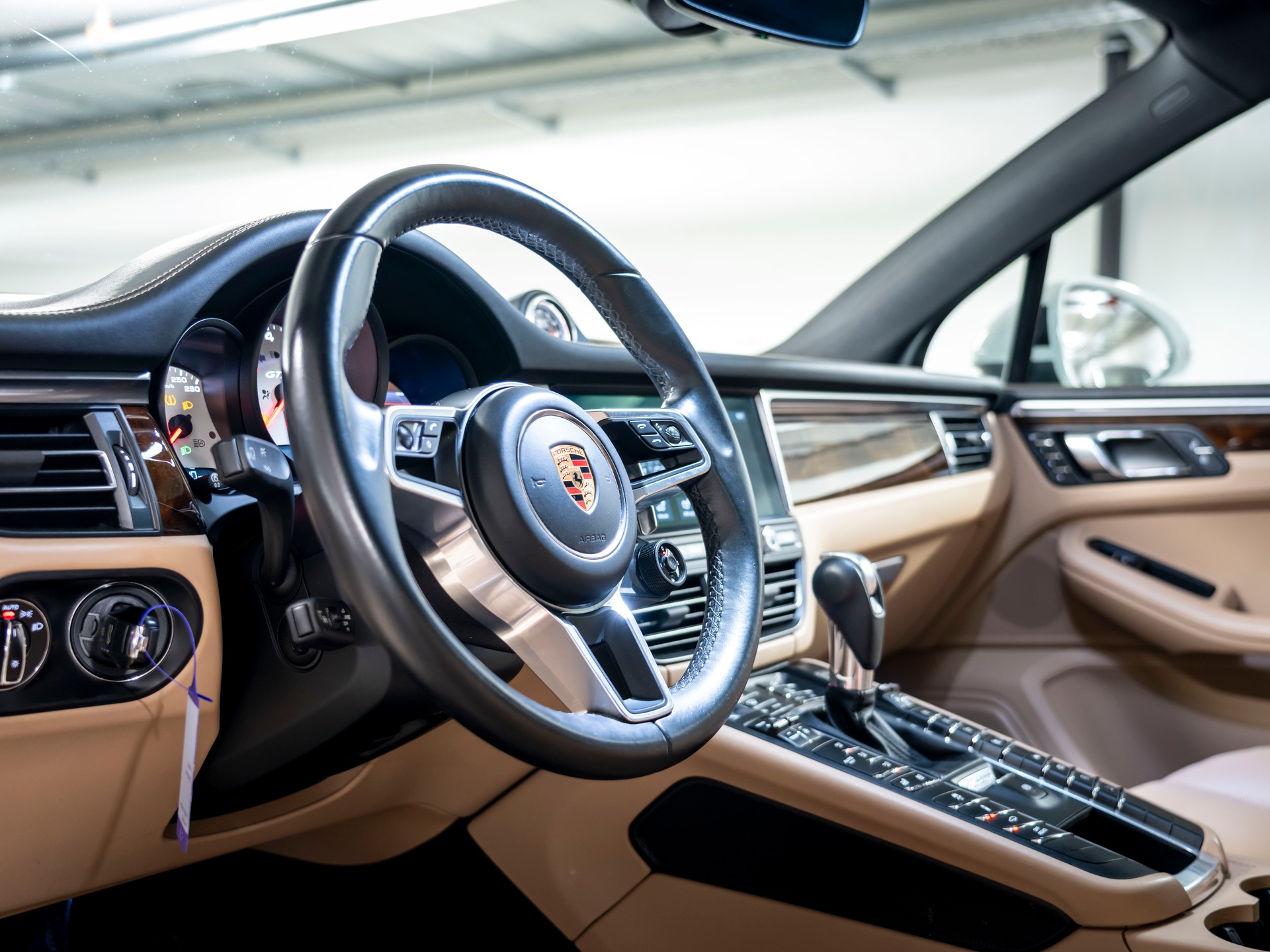 PORSCHE Macan GTS PDK-image-17