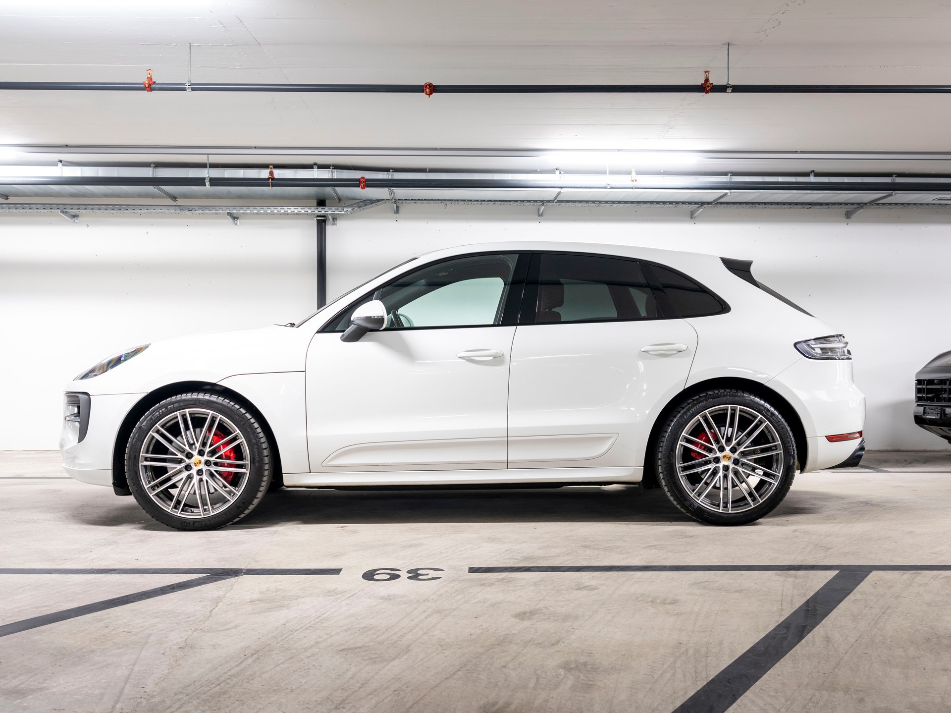PORSCHE Macan GTS PDK-showroom-element-1