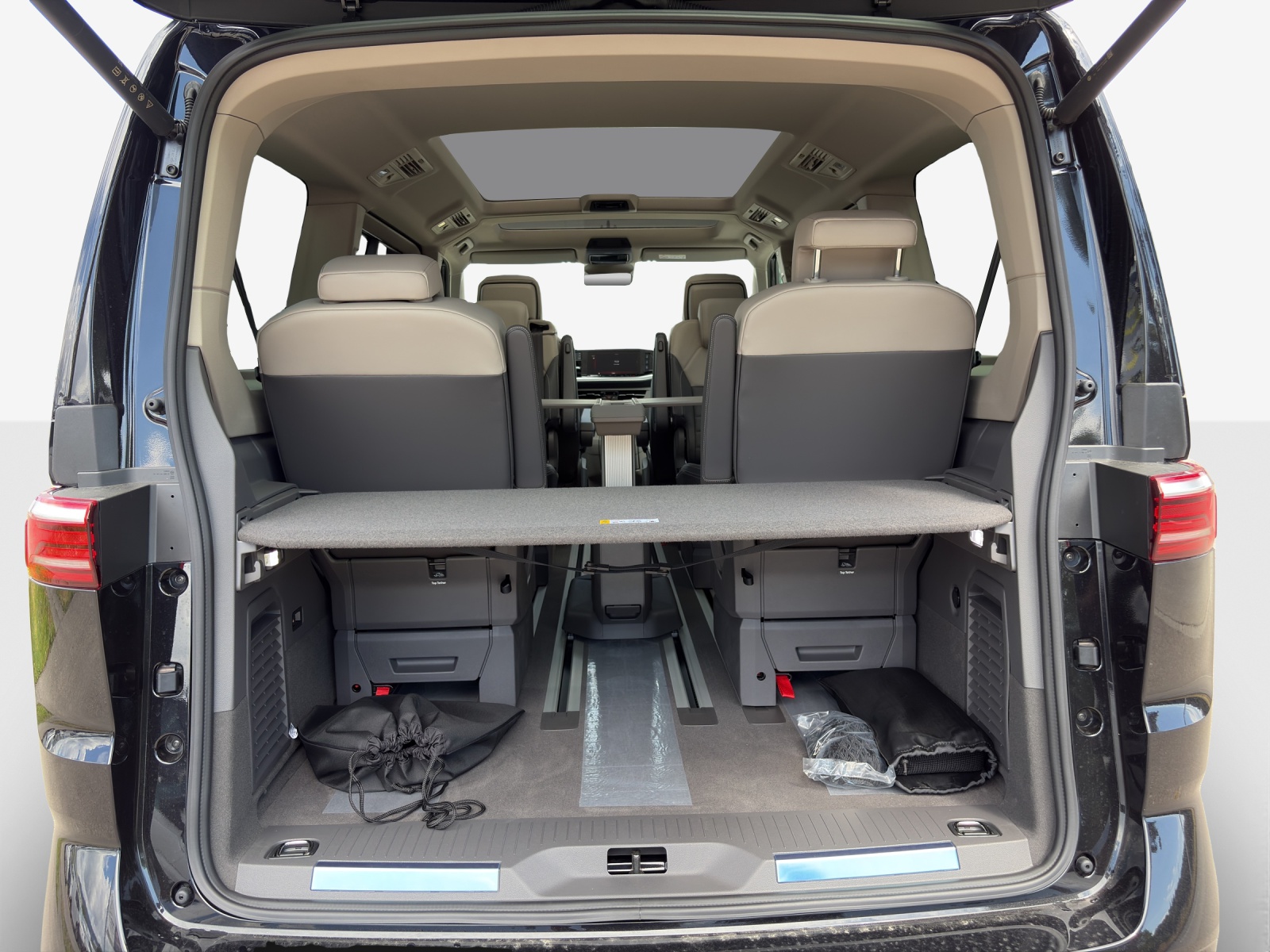 VW Multivan Style Liberty lang 177 eHyb-image-12