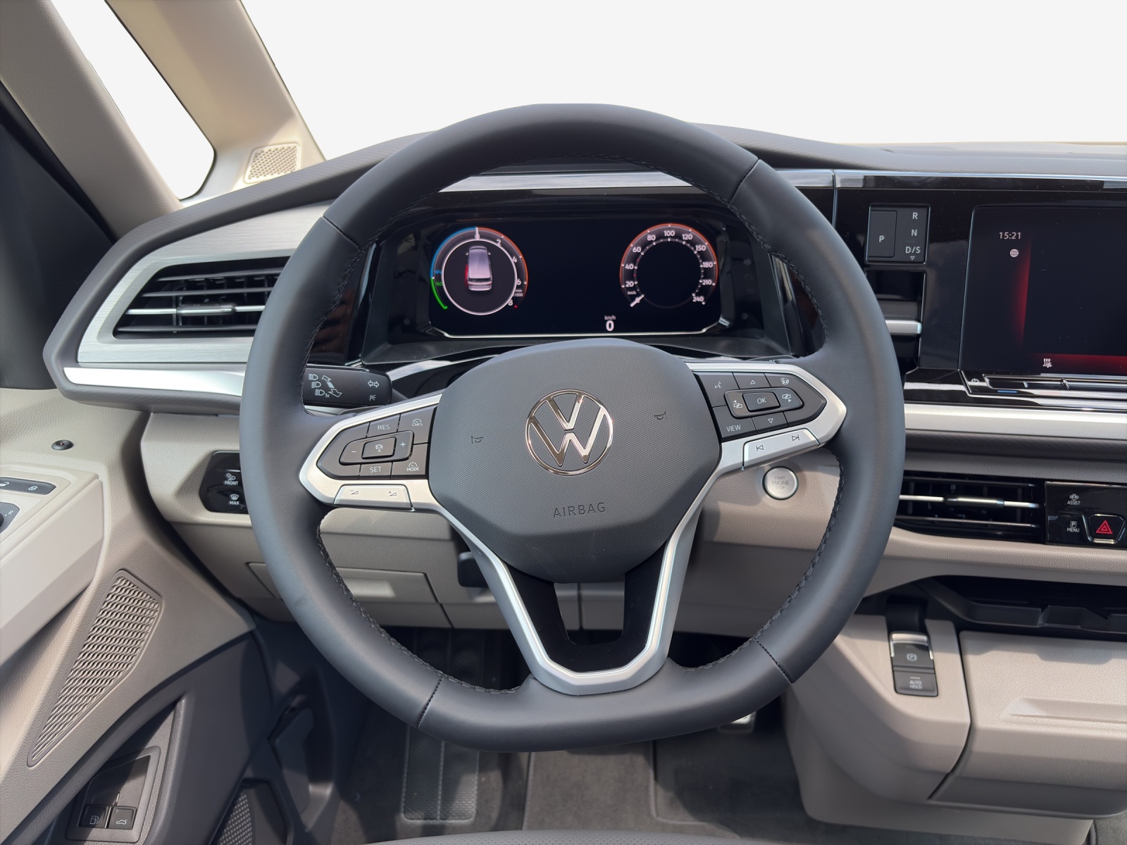 VW Multivan Style Liberty lang 177 eHyb-image-9