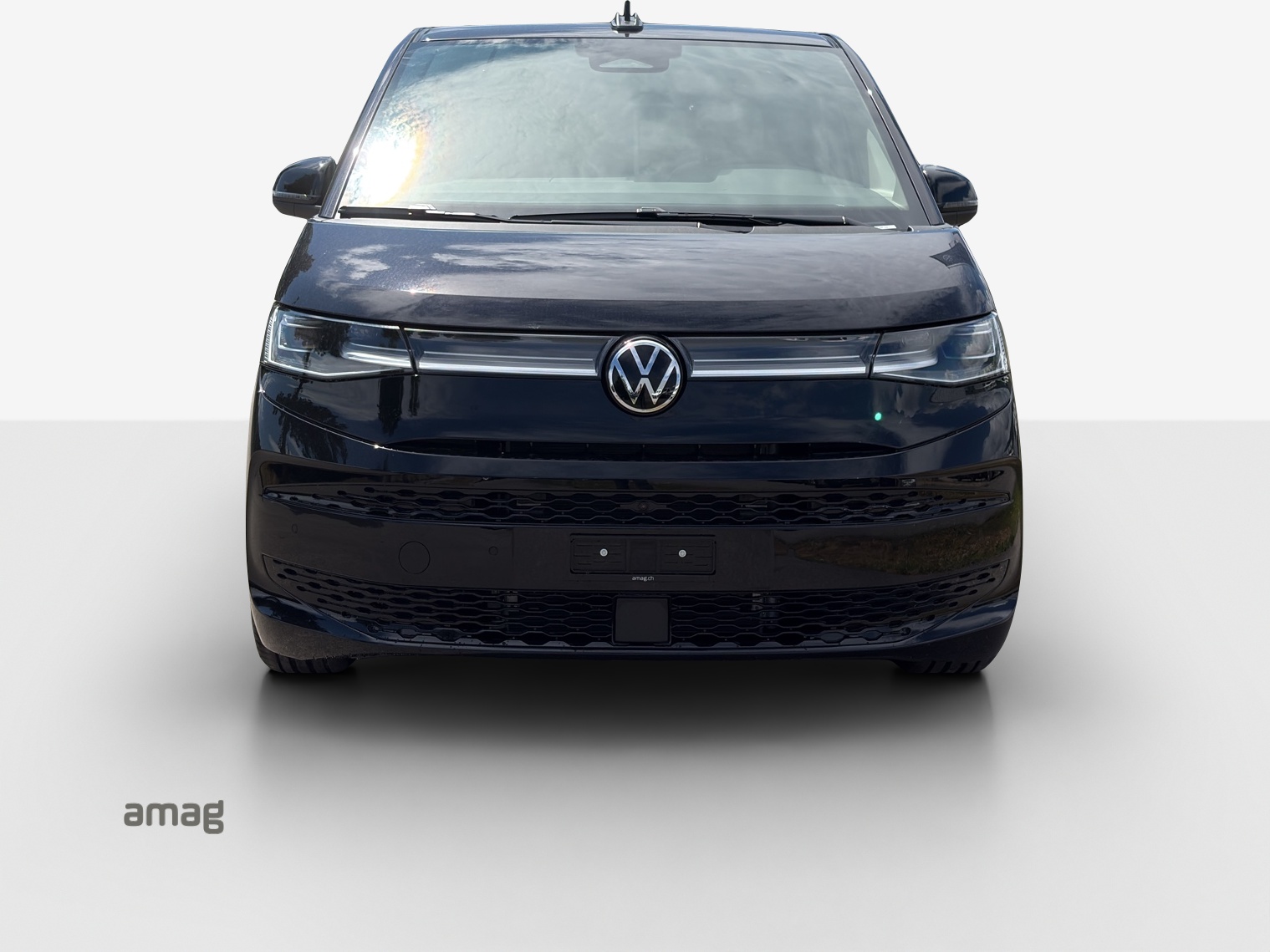 VW Multivan Style Liberty lang 177 eHyb-image-6