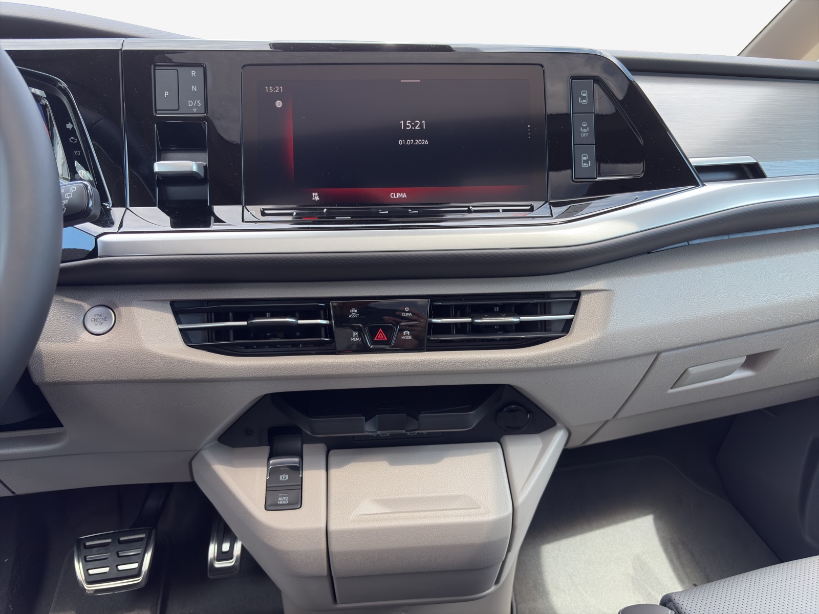 VW Multivan Style Liberty lang 177 eHyb-image-10