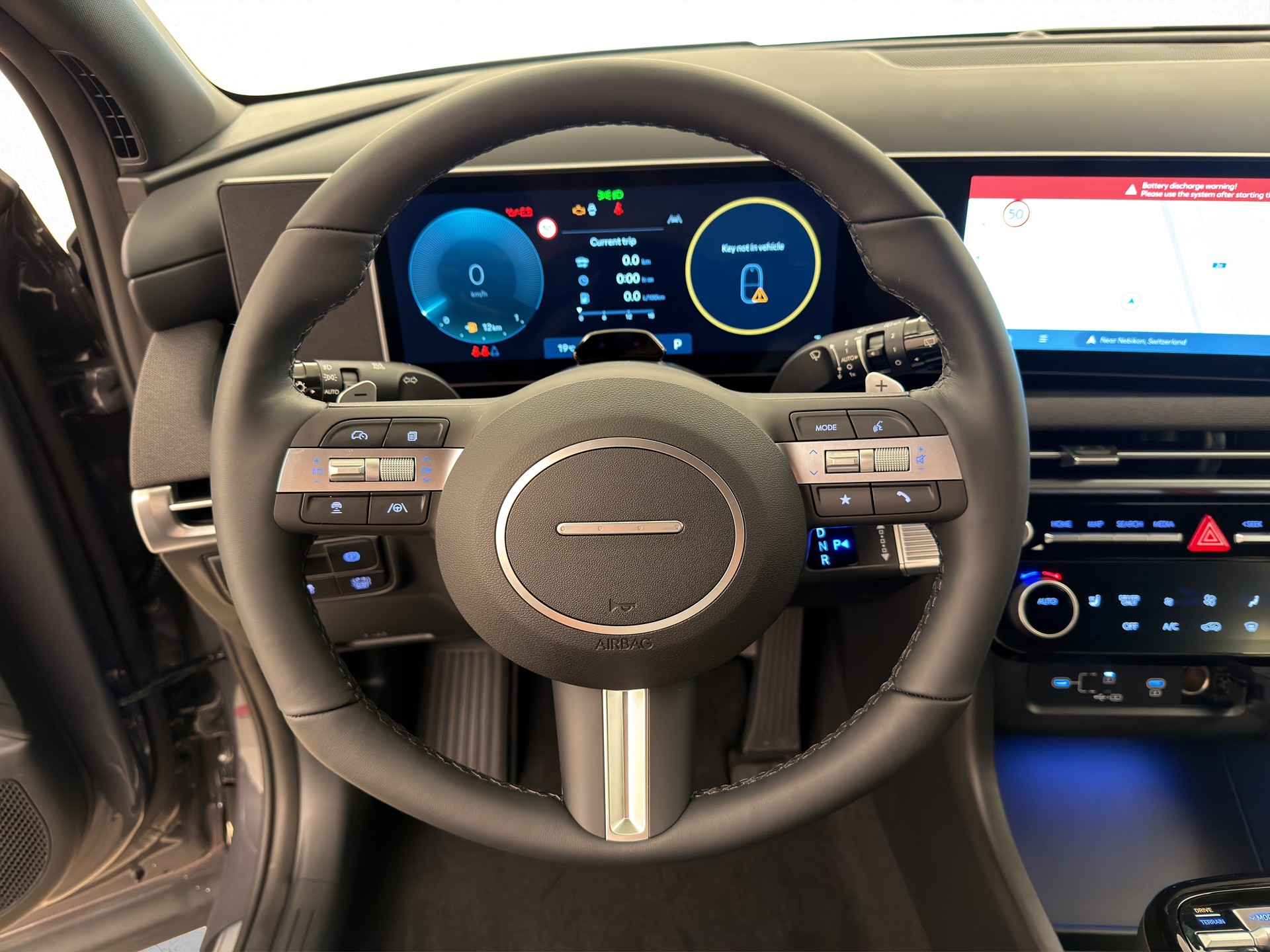HYUNDAI Tucson 1.6 T-GDi HEV Origo Black Line-image-7