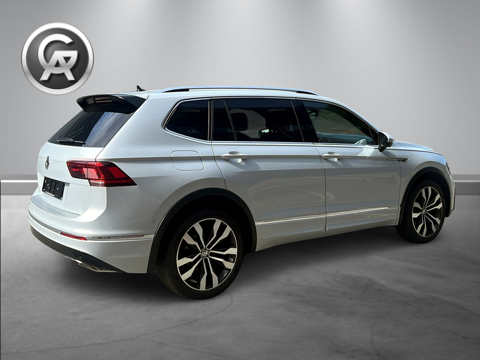 VW Tiguan Allspace 2.0TSI Highline 4Motion DSG-image-2