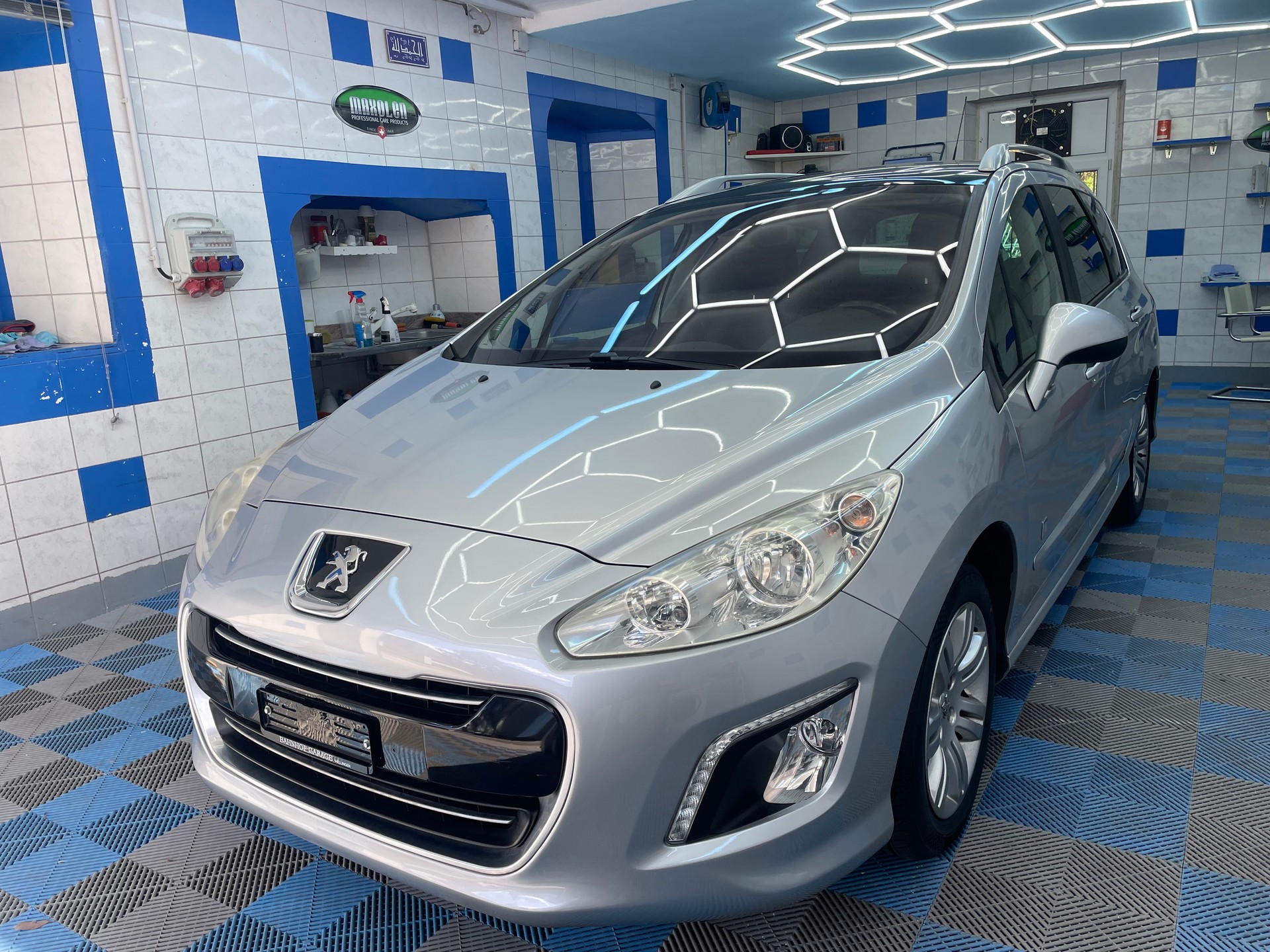 PEUGEOT 308 SW 1.6 16V Turbo Swiss Edition Automatic-image-1
