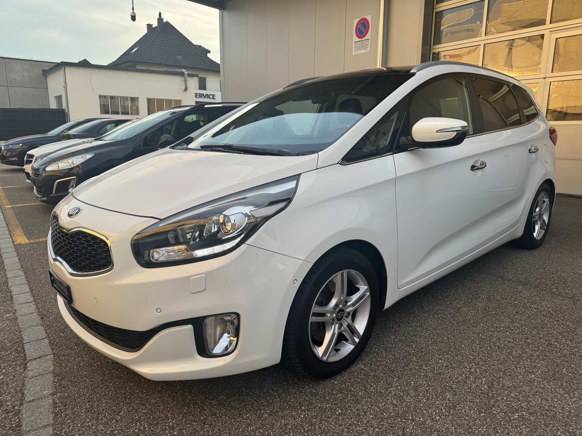 KIA Carens 1.7 CRDi 7 Platz ** ab MFK **-showroom-element-3