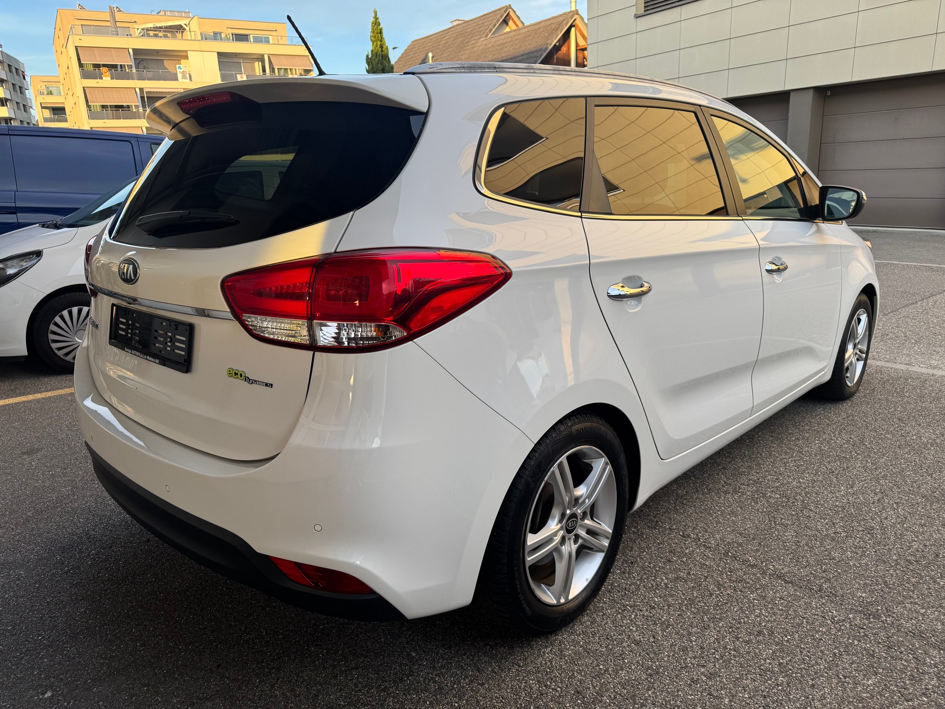 KIA Carens 1.7 CRDi 7 Platz ** ab MFK **-showroom-element-1