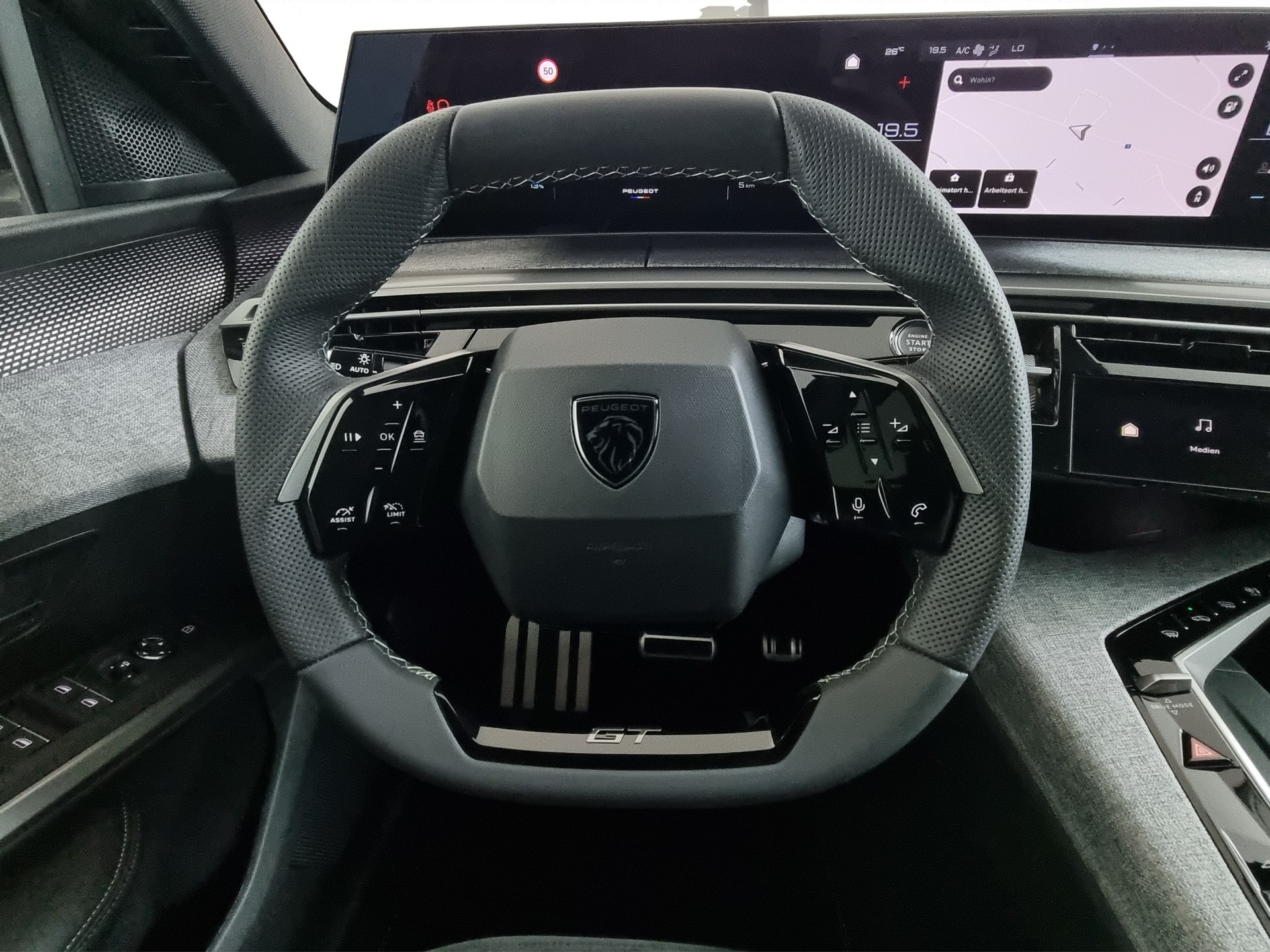 PEUGEOT 5008 GT Exclusive AWD 73kWh 7-Plätzer-image-8