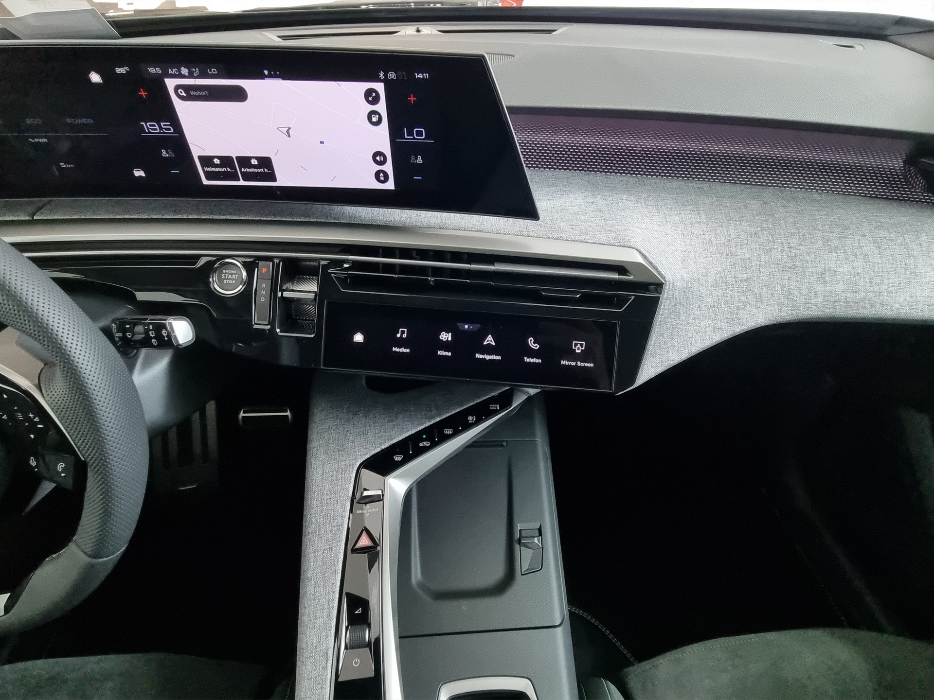 PEUGEOT 5008 GT Exclusive AWD 73kWh 7-Plätzer-image-9