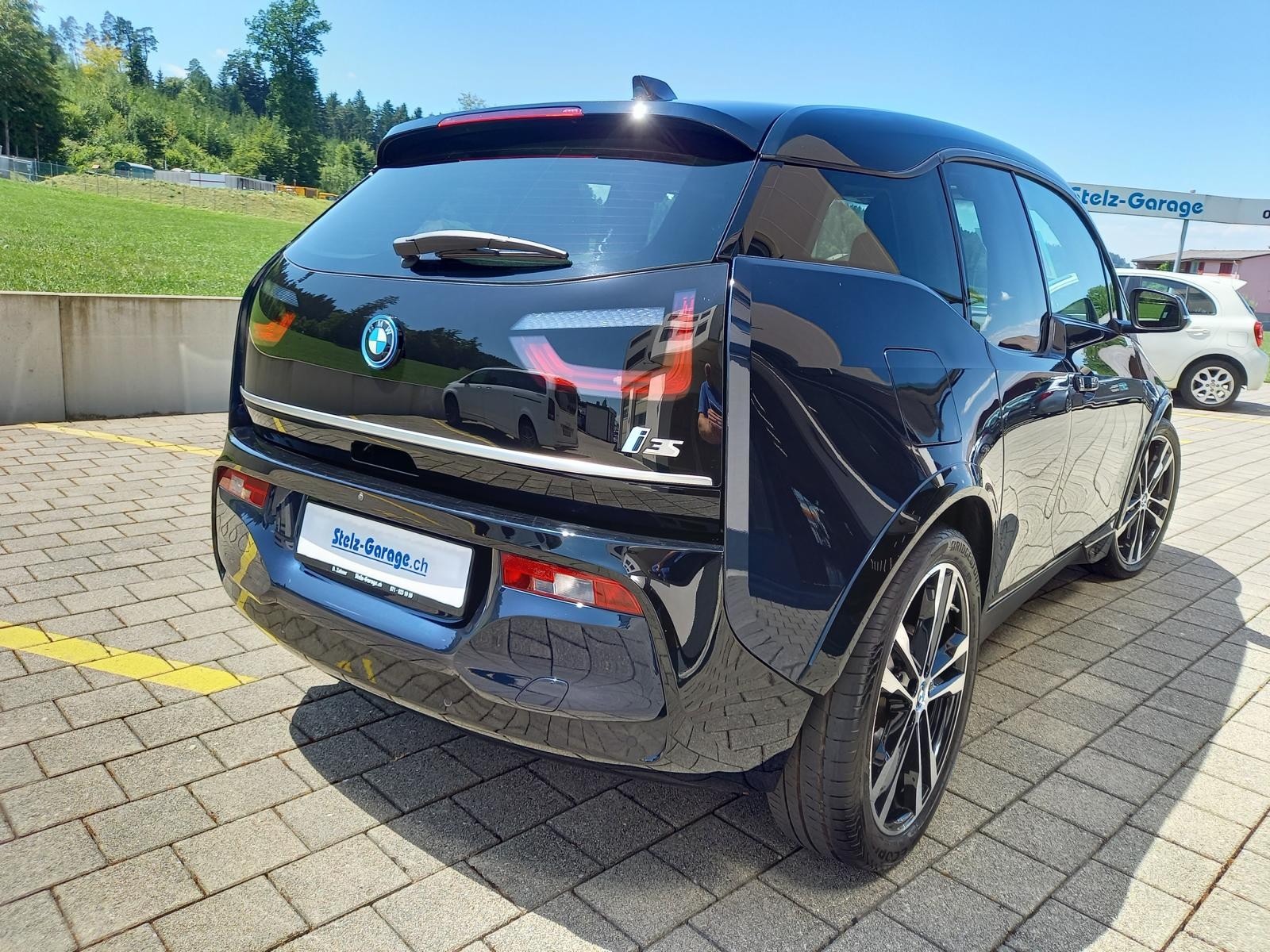 BMW i3s (120Ah)-showroom-element-1