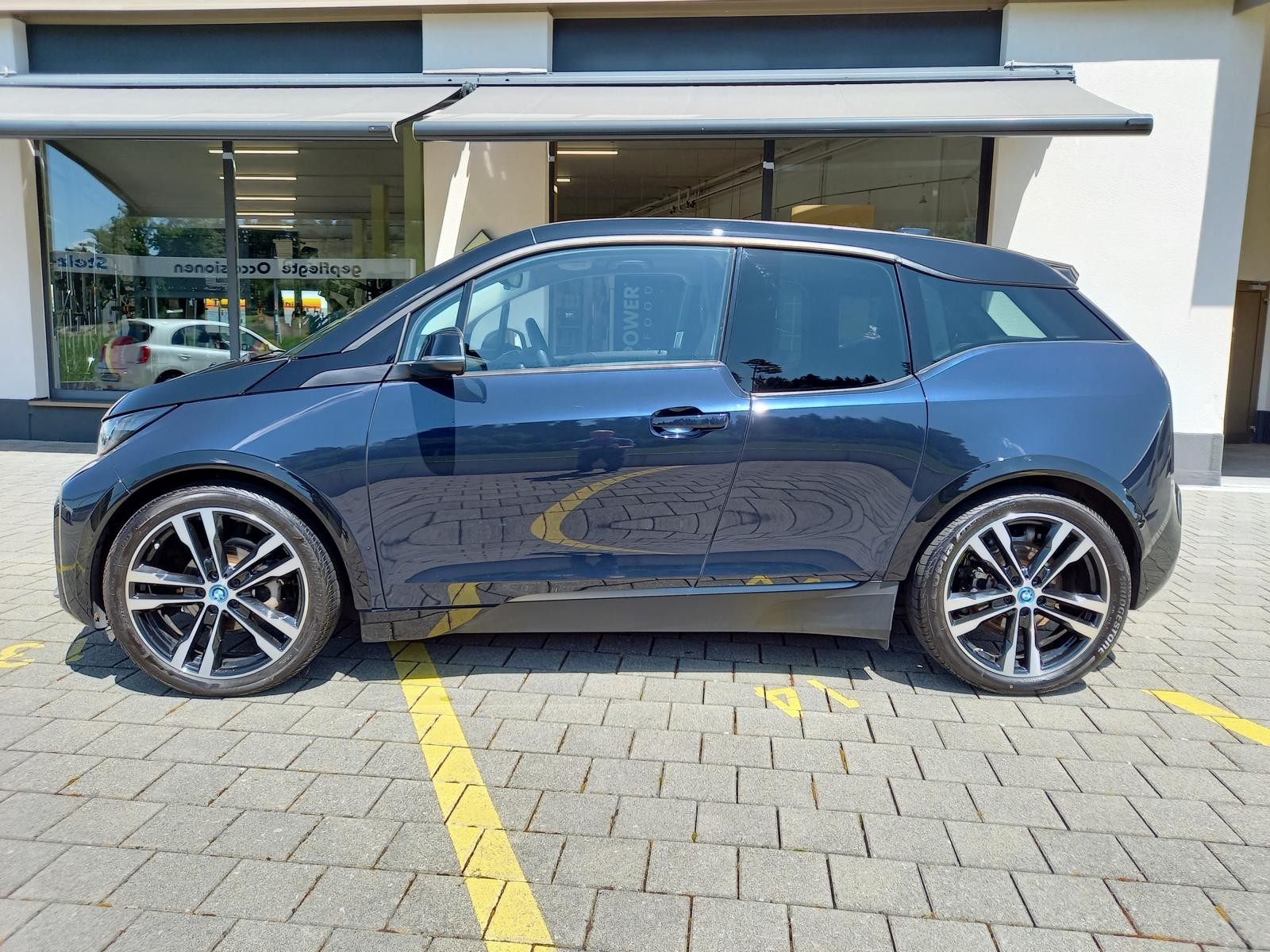 BMW i3s (120Ah)-showroom-element-2