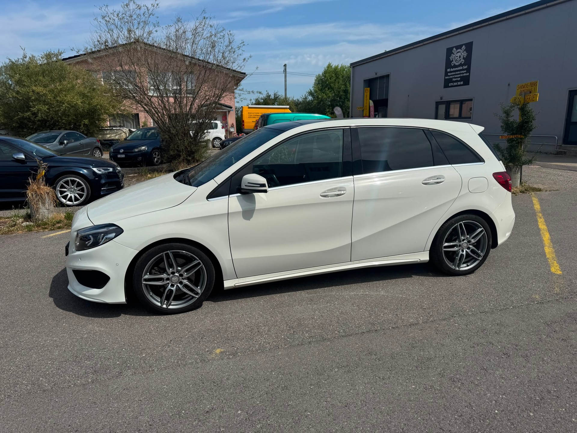 MERCEDES-BENZ B 220 AMG Line 4Matic 7G-DCT-image-1