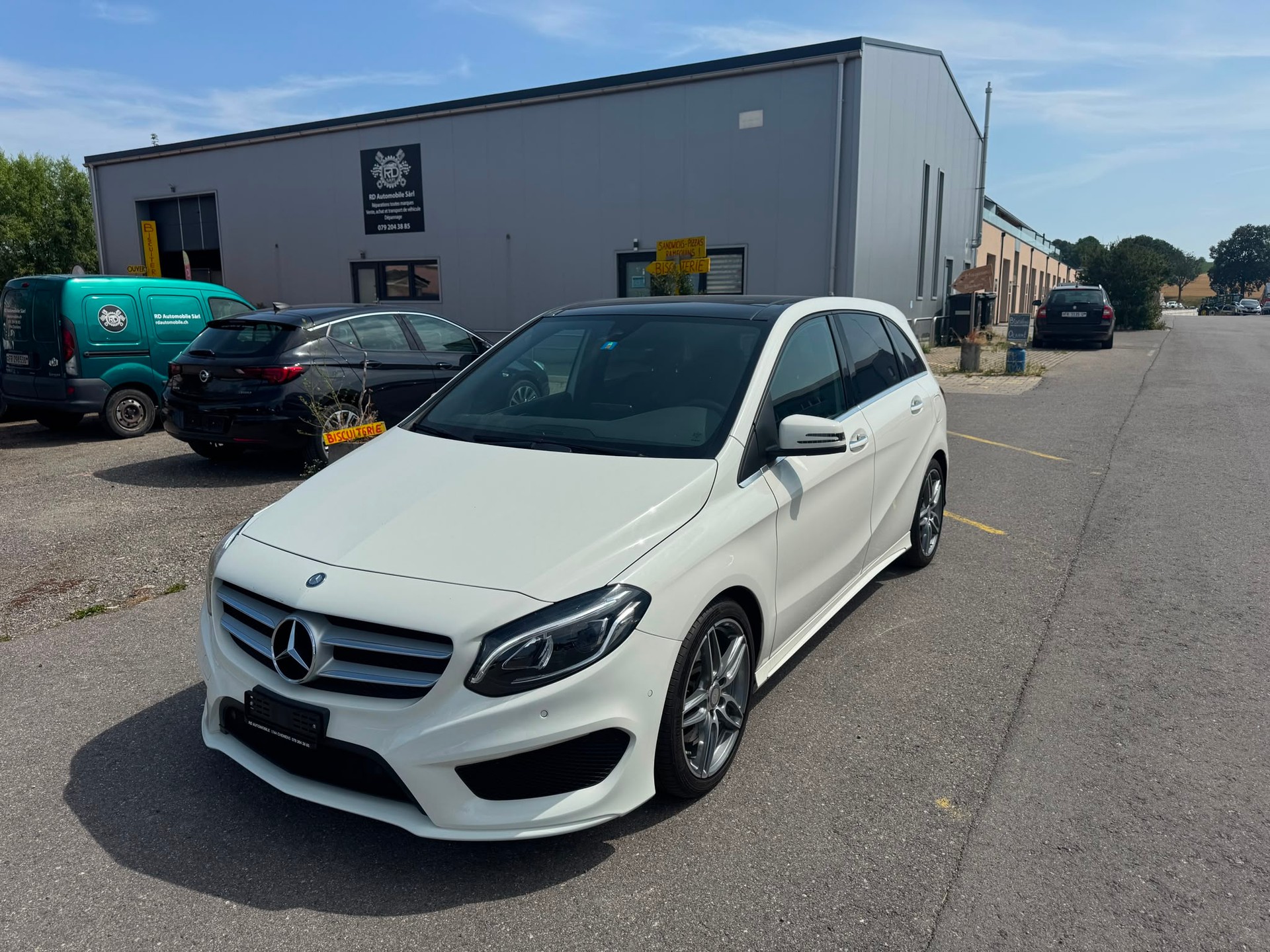 MERCEDES-BENZ B 220 AMG Line 4Matic 7G-DCT-image-0