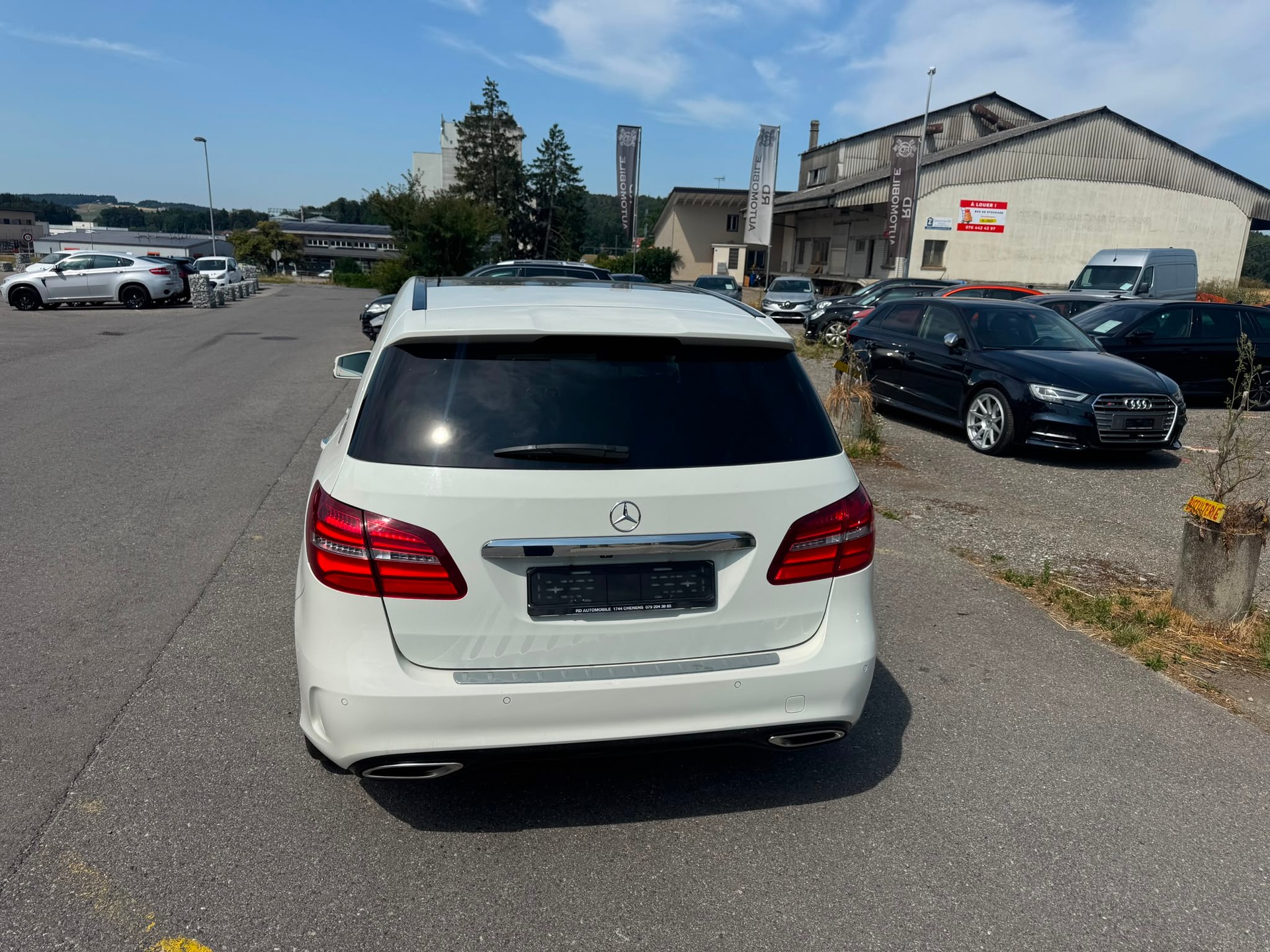 MERCEDES-BENZ B 220 AMG Line 4Matic 7G-DCT-image-3