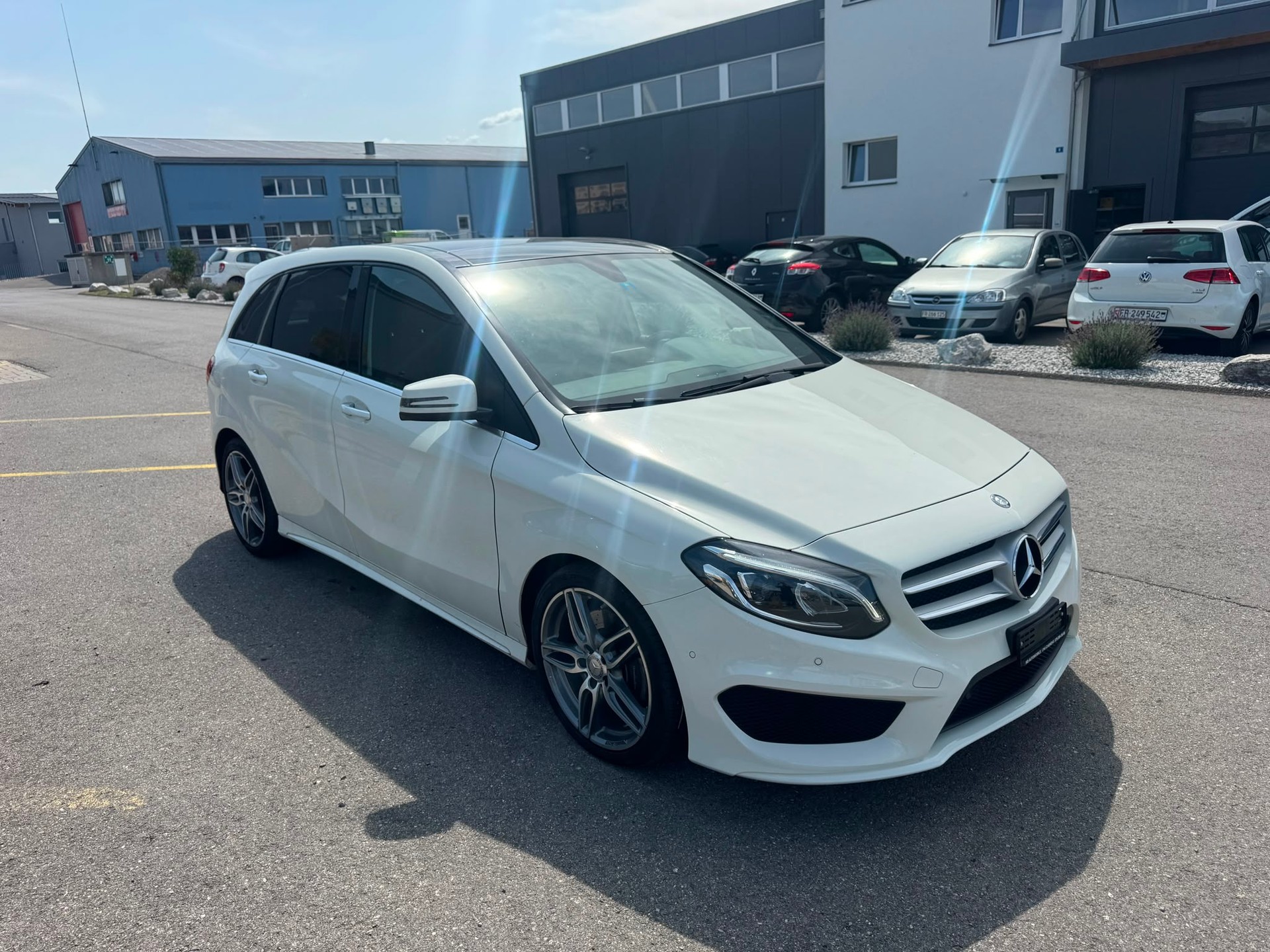 MERCEDES-BENZ B 220 AMG Line 4Matic 7G-DCT-image-6