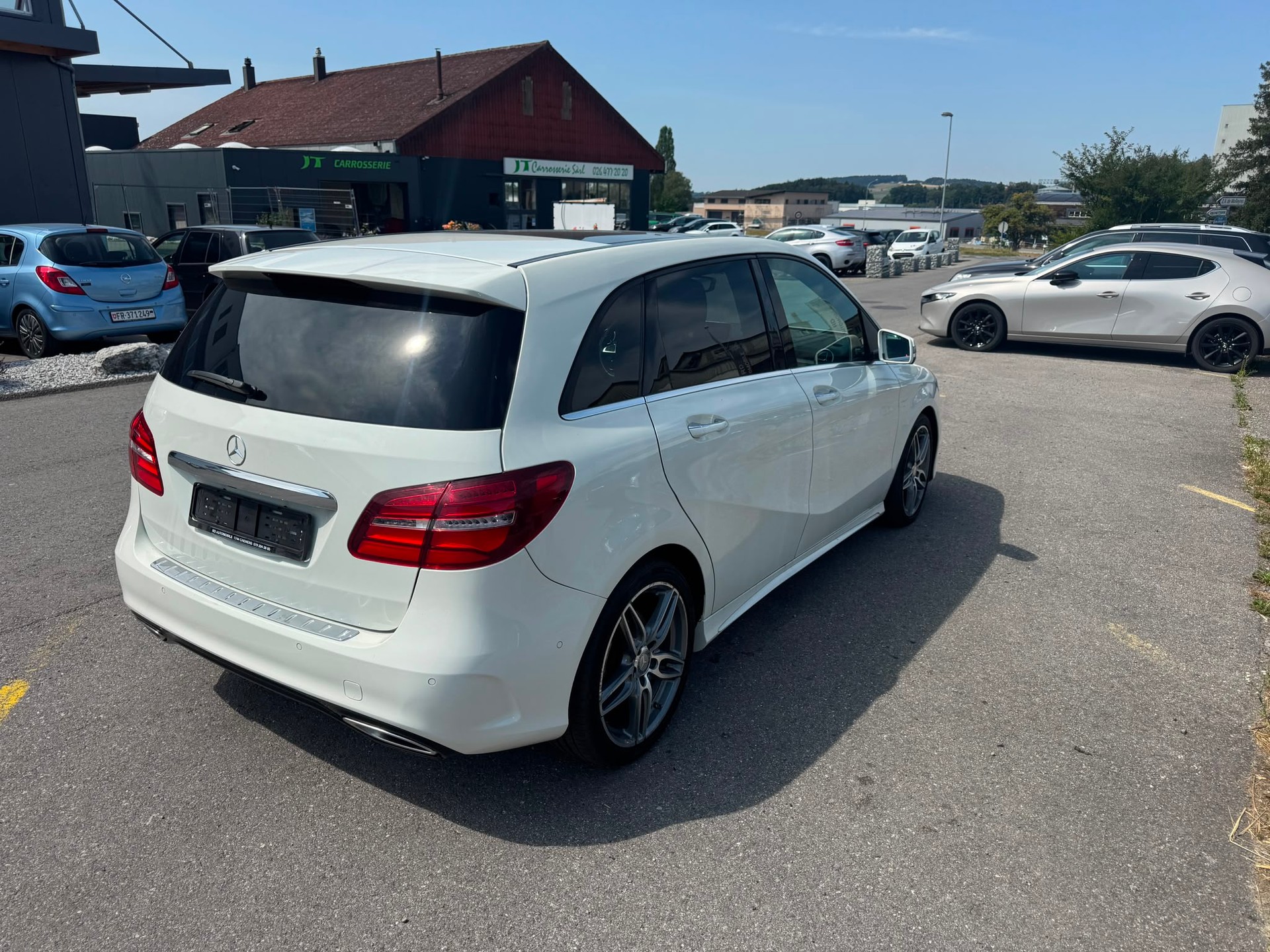 MERCEDES-BENZ B 220 AMG Line 4Matic 7G-DCT-image-4