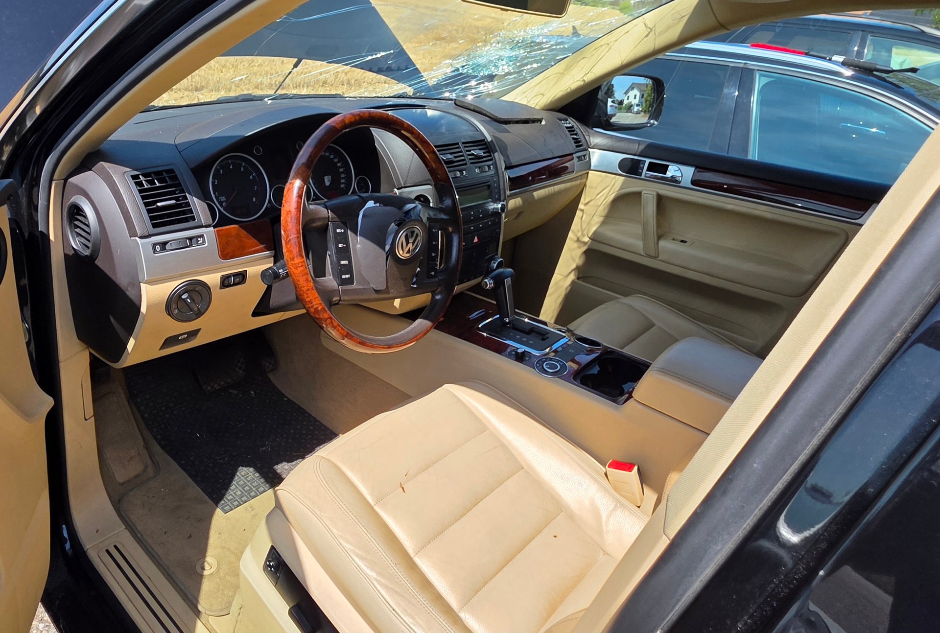 VW Touareg 3.6 V6 FSI Automatic-image-4
