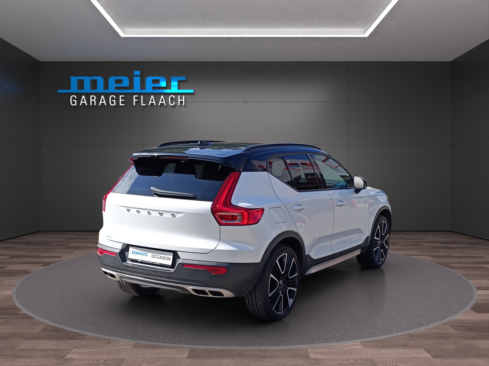 VOLVO XC40 2.0 T5 R-Design AWD-image-4