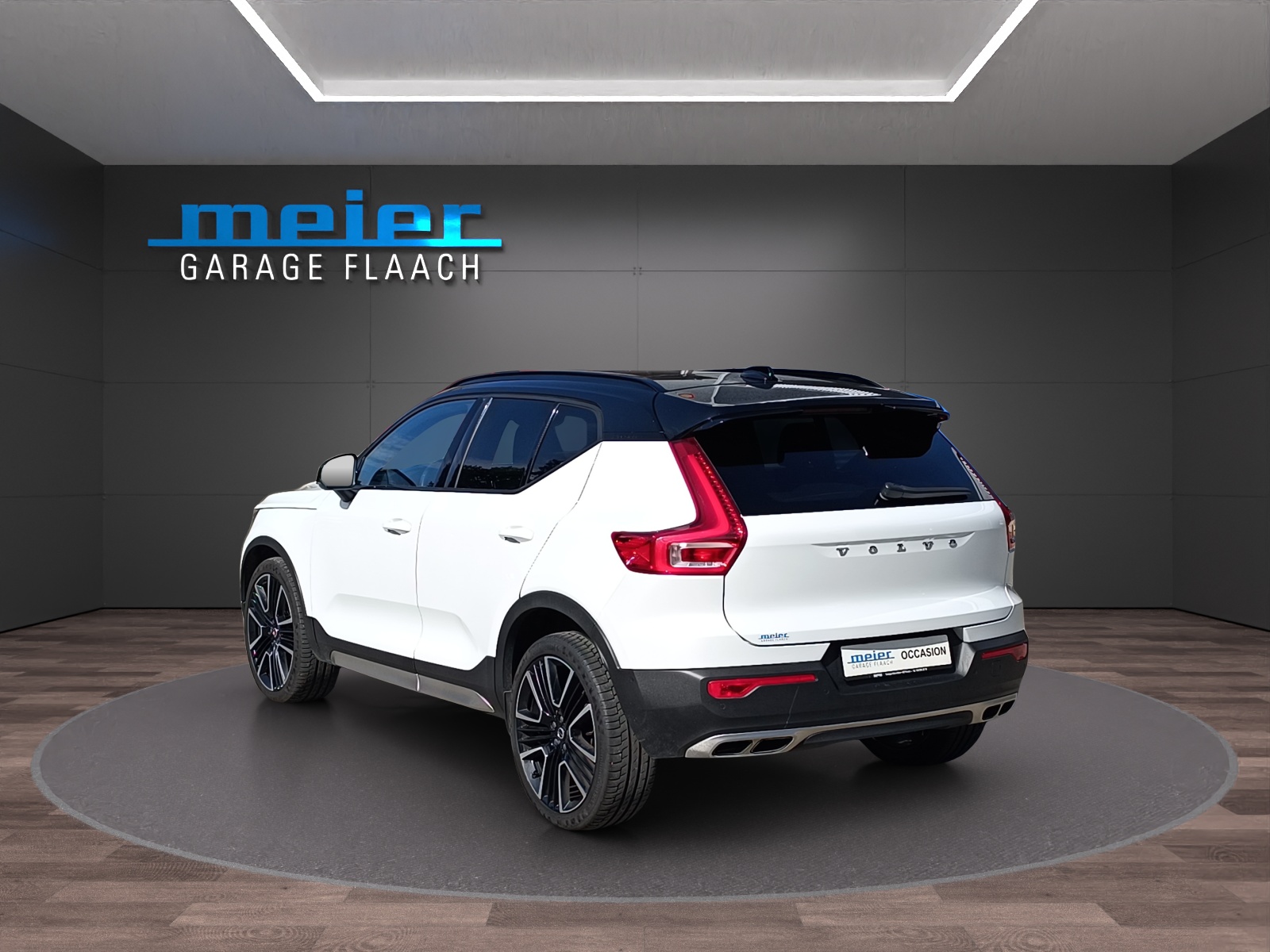 VOLVO XC40 2.0 T5 R-Design AWD-image-2