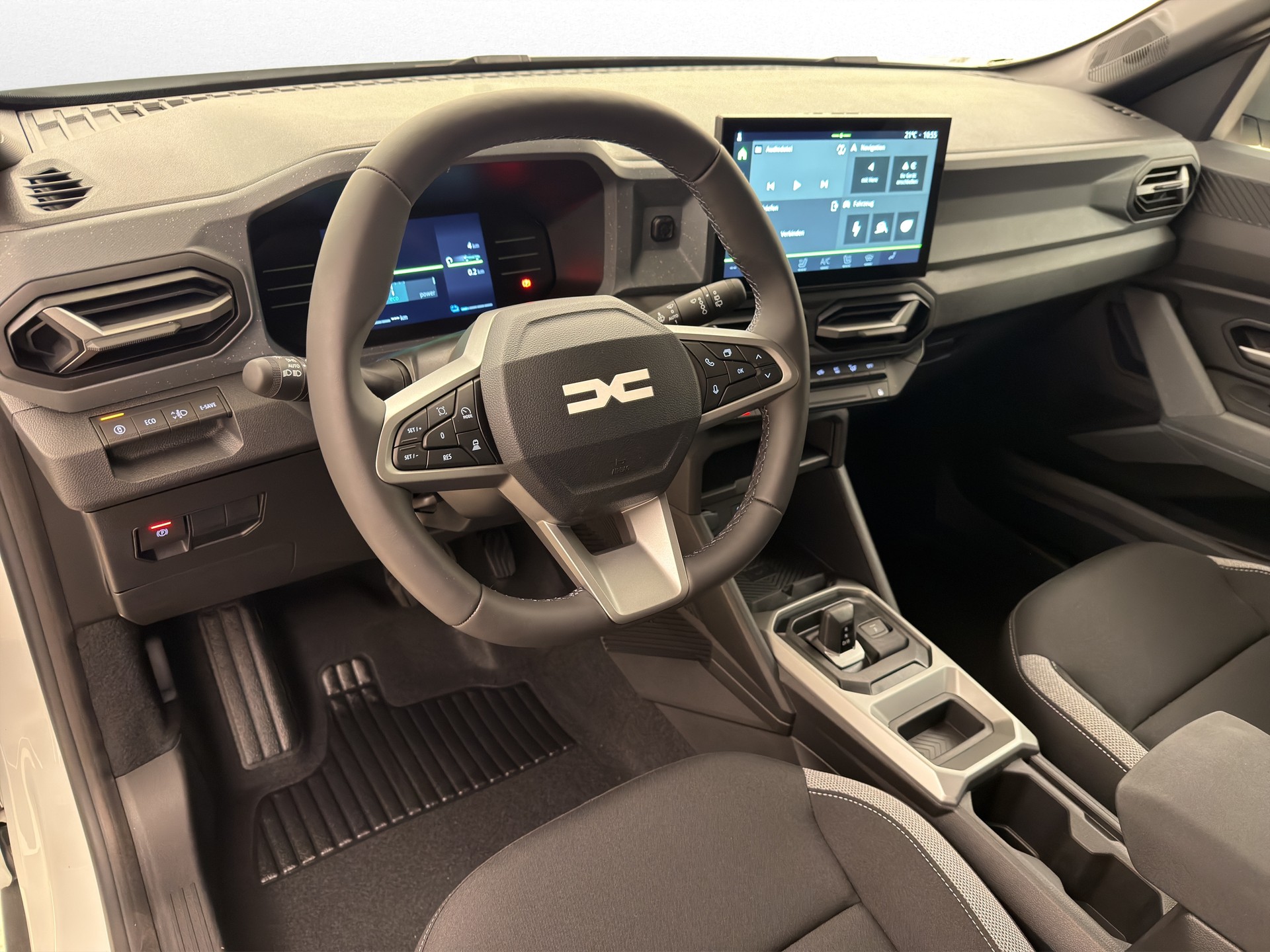 DACIA Duster 1.8 Hybrid Journey-image-13