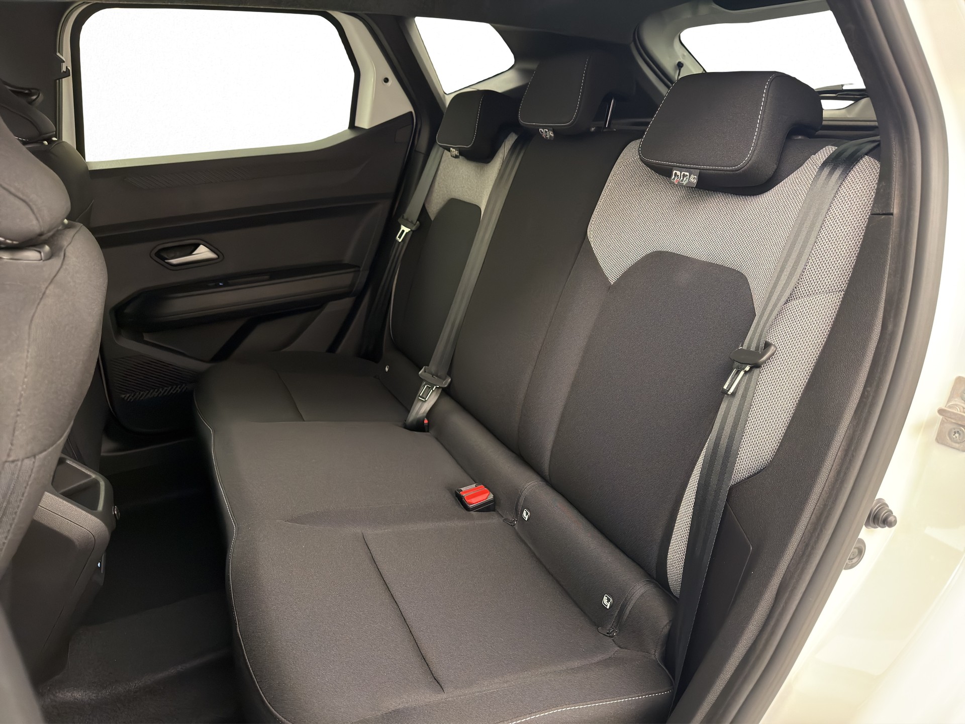 DACIA Duster 1.8 Hybrid Journey-image-11