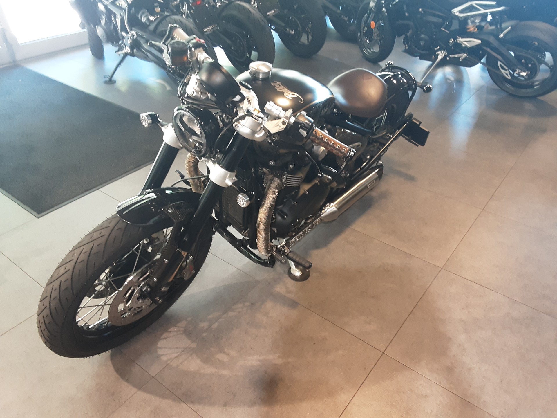 TRIUMPH Bonneville 1200 Bobber TFC N. 202-image-3
