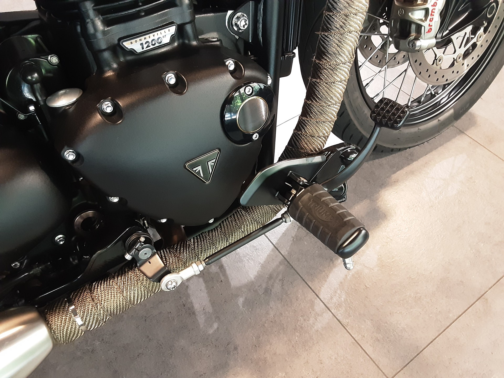 TRIUMPH Bonneville 1200 Bobber TFC N. 202-image-10