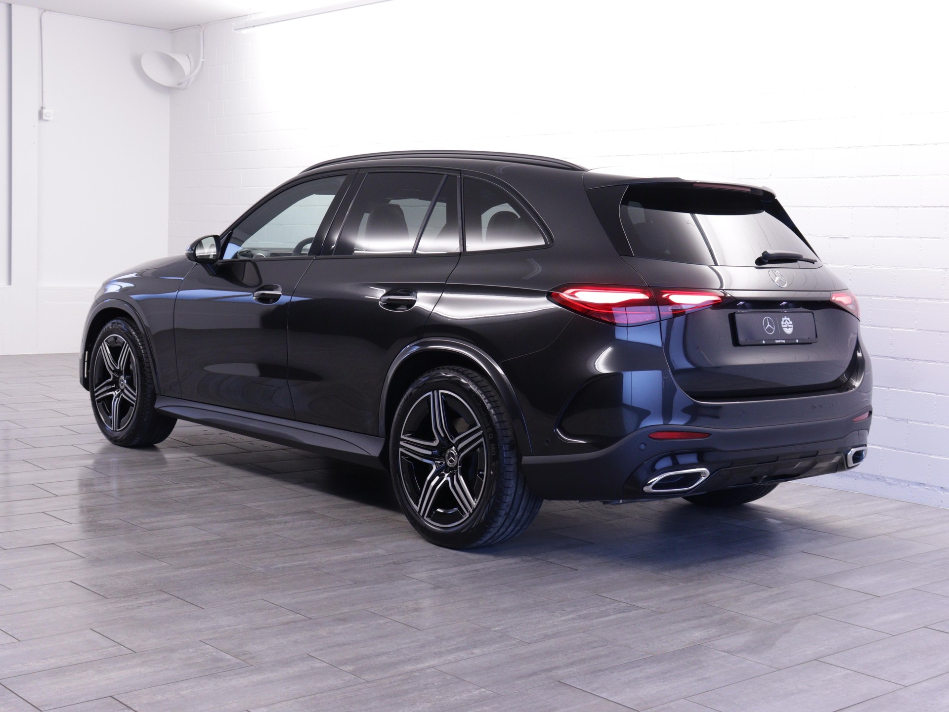 MERCEDES-BENZ GLC 220 d AMG Line 4matic-image-3