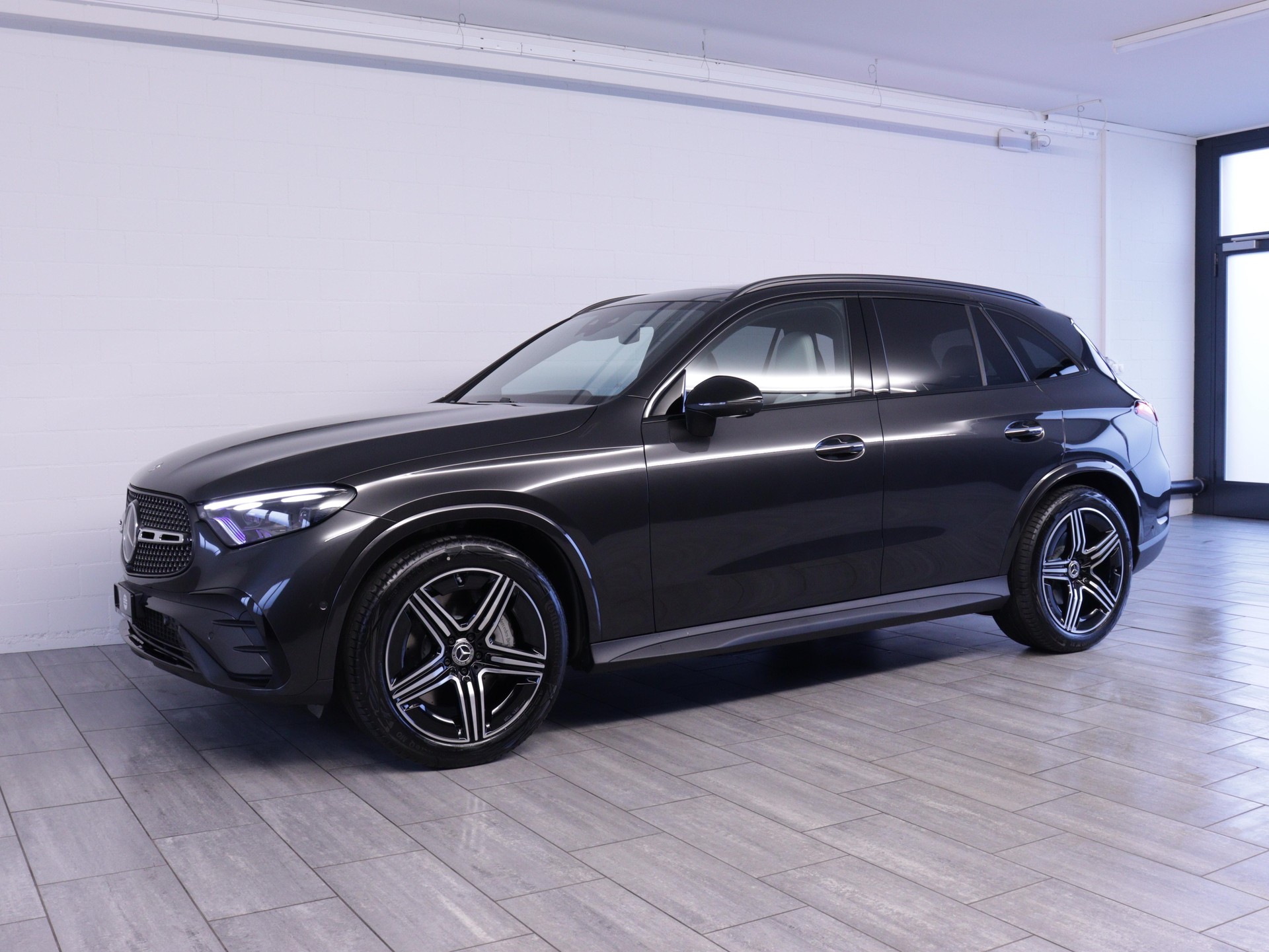 MERCEDES-BENZ GLC 220 d AMG Line 4matic-showroom-element-1