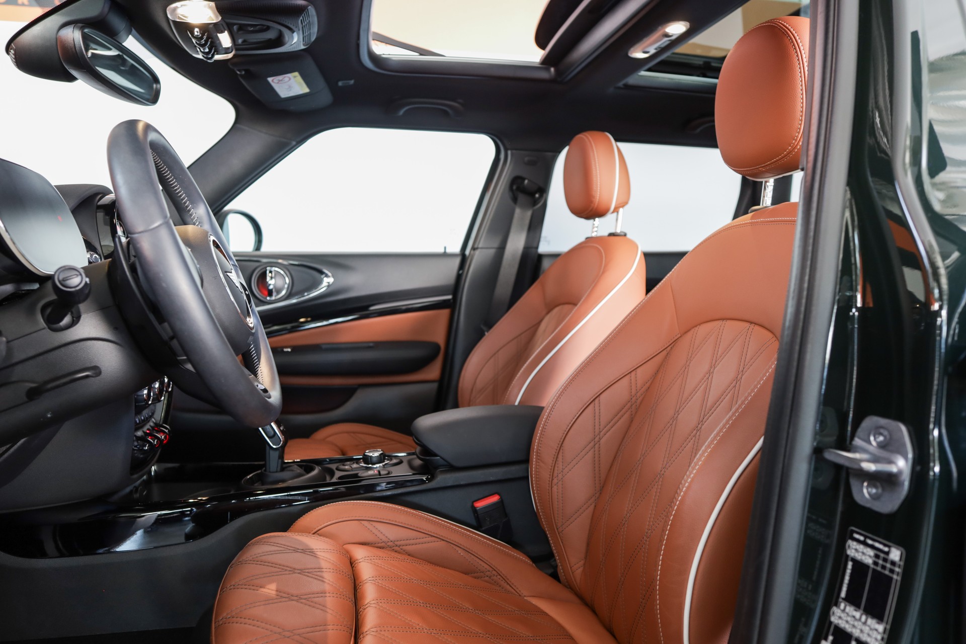 MINI Clubman Cooper John Cooper Works ALL4 Steptronic-image-11