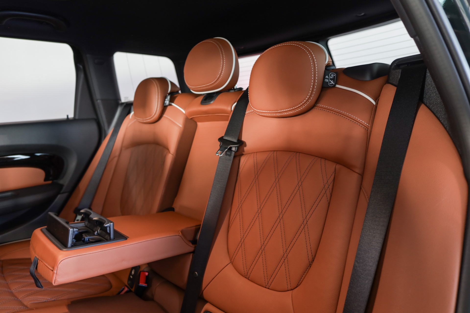MINI Clubman Cooper John Cooper Works ALL4 Steptronic-image-14