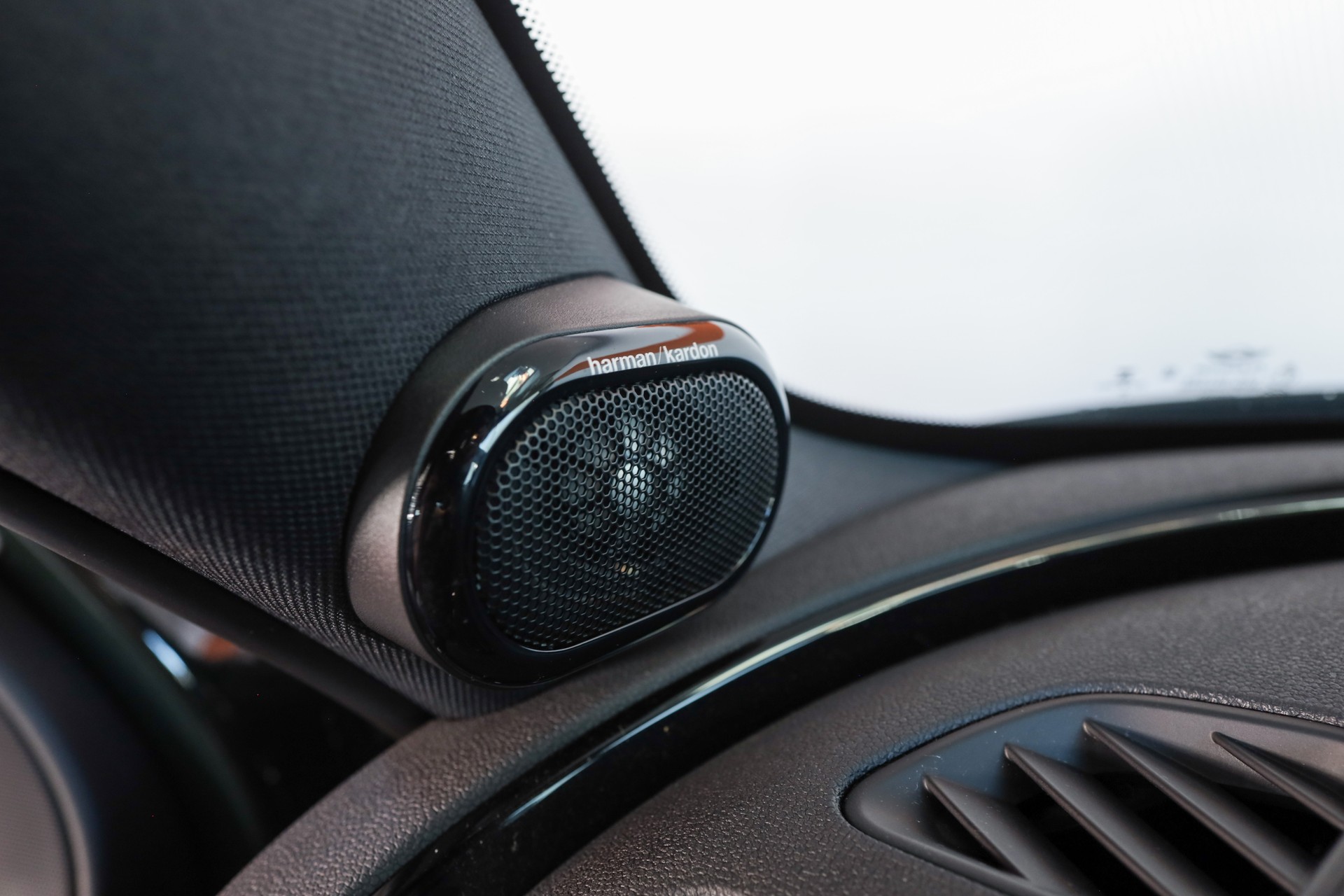 MINI Clubman Cooper John Cooper Works ALL4 Steptronic-image-24